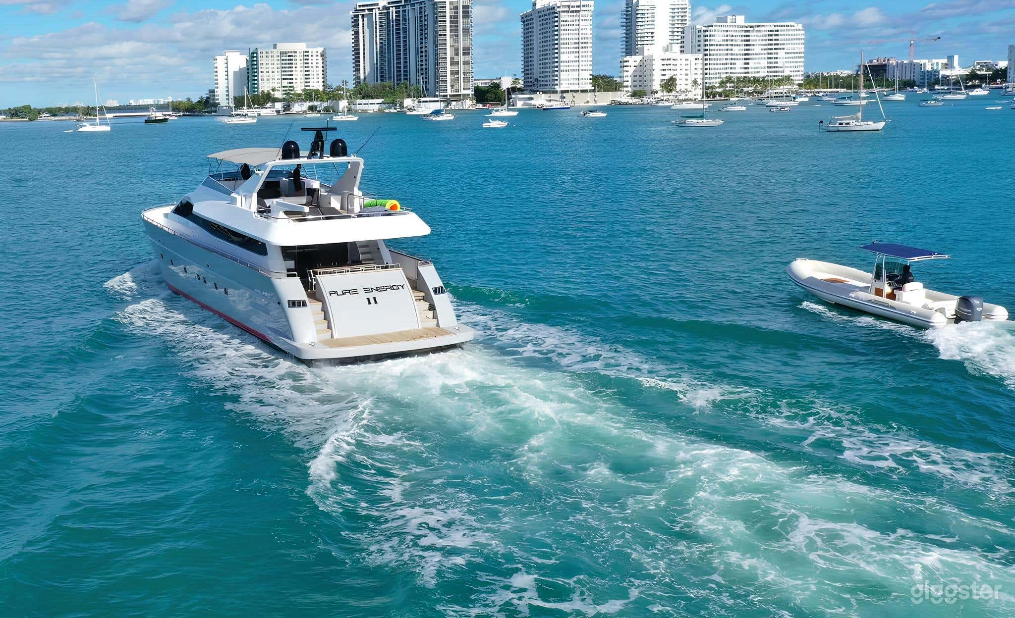 103Ft Tecnomar Yacht Photo 3