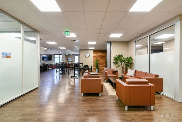  Coworking Lounge 