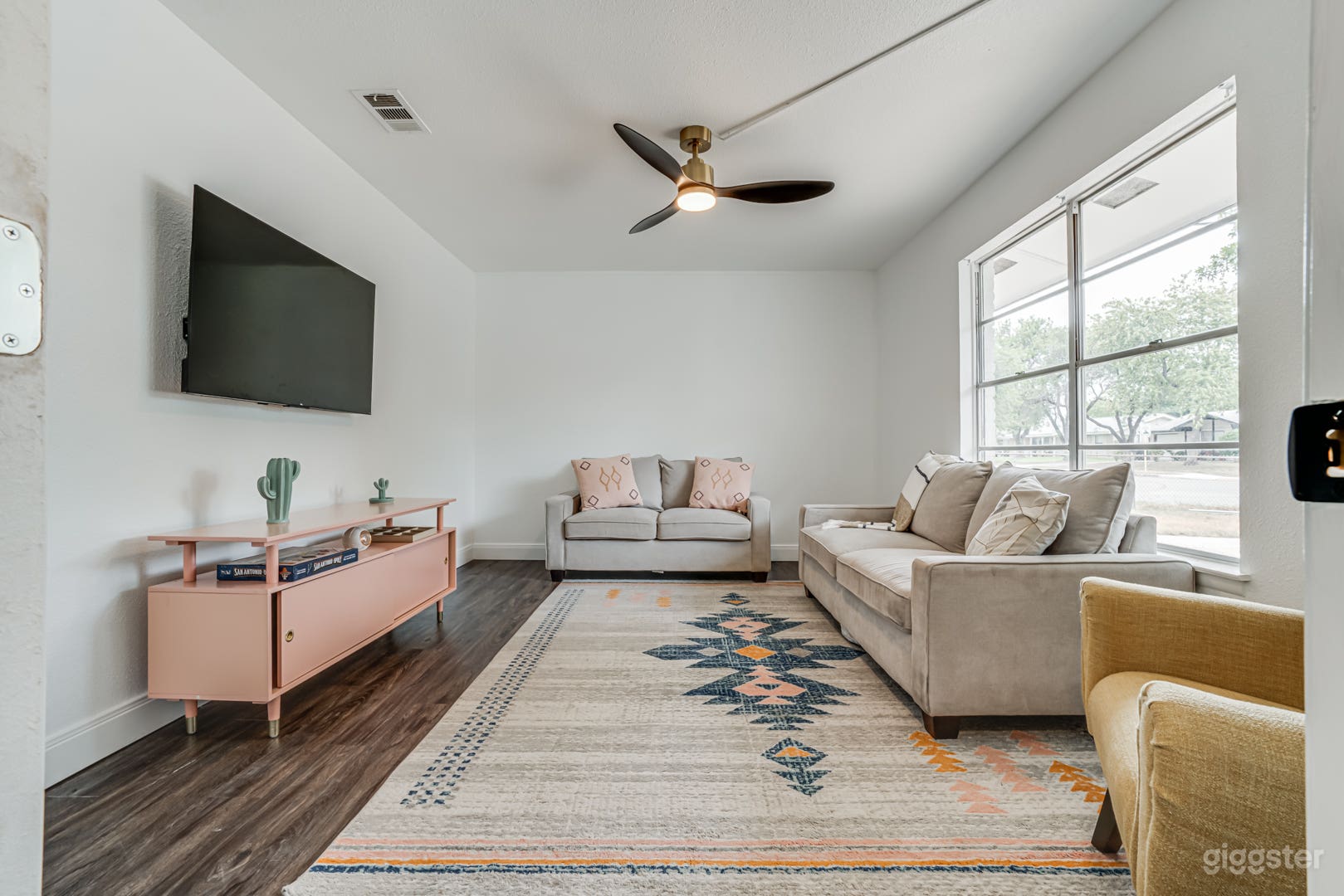 Cozy Retreat Near Downtown SA Photo 2