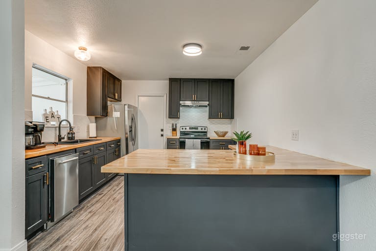  Cozy Retreat Near Downtown SA 