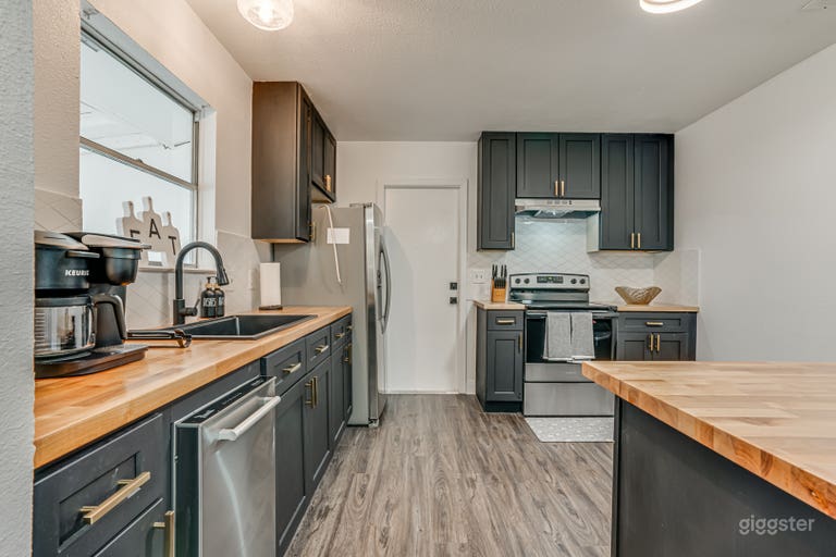  Cozy Retreat Near Downtown SA 