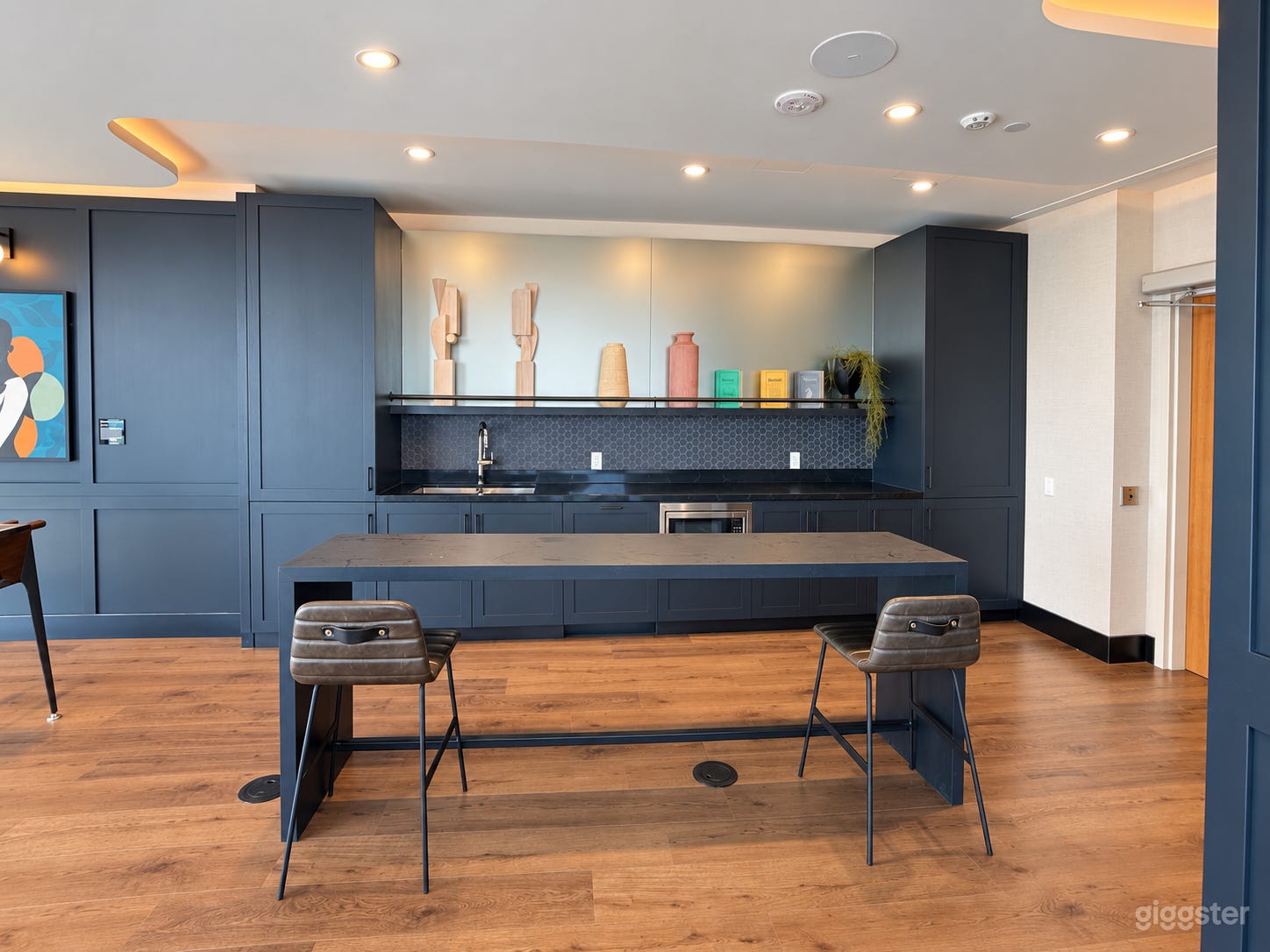 East Lookout Recreation Suite Photo 4
