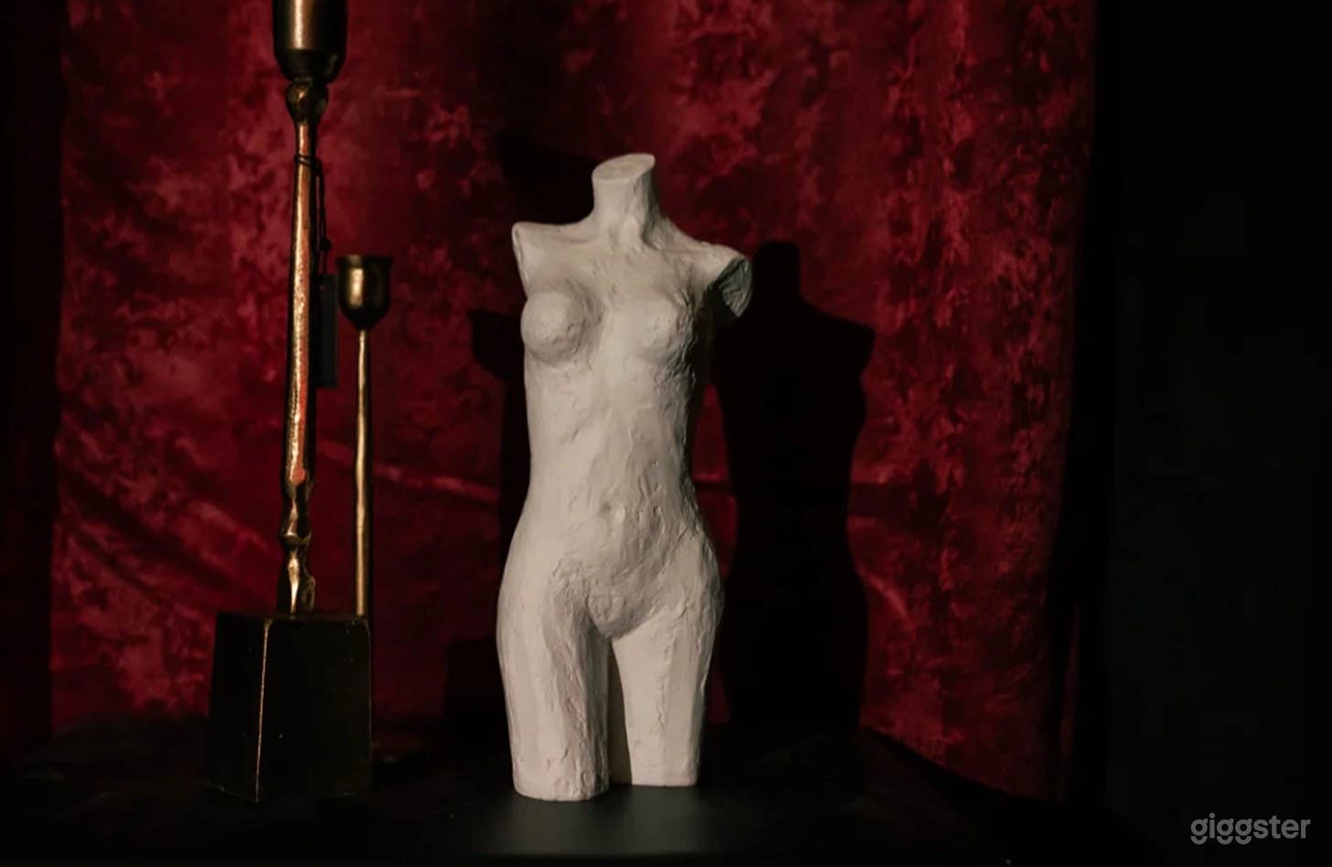 Bedroom Set with Spotlight Photo 2