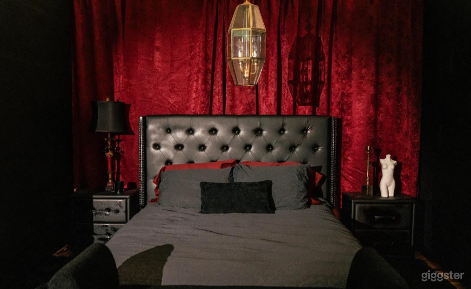 Bedroom Set with Spotlight Photo 1