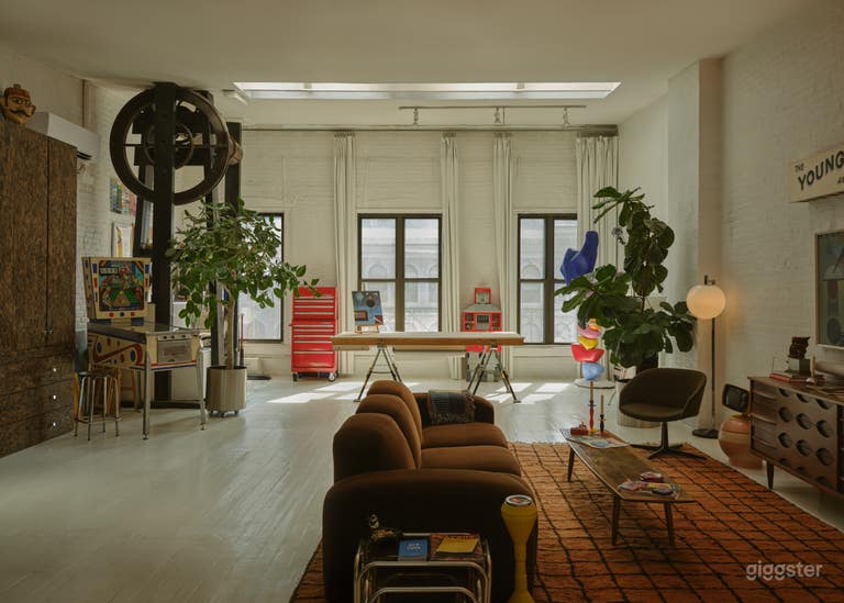  Skylight Studio | Retro-Futurist Designer Loft 
