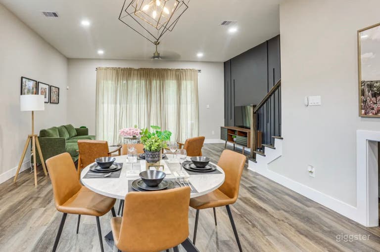  Cozy Villa Content House near NRG Stadium 