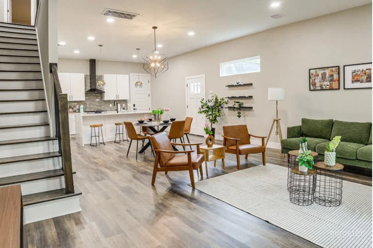  Cozy Villa Content House near NRG Stadium 