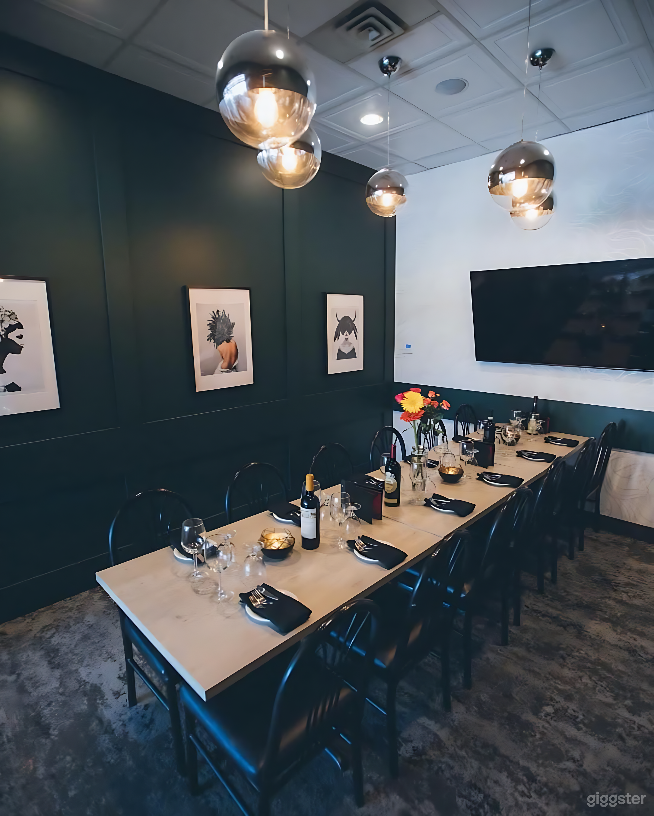 Elegant Private Dining Room Photo 2