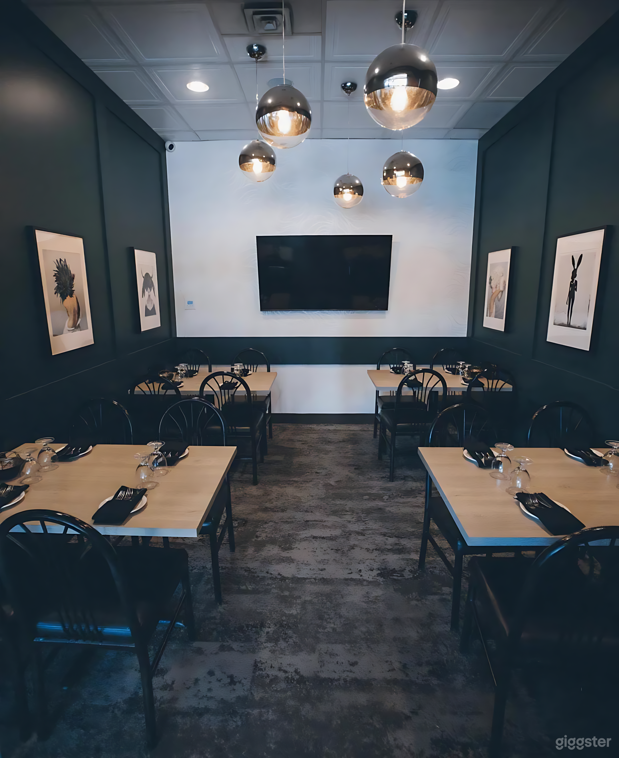 Elegant Private Dining Room Photo 3