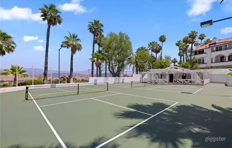  Hilltop Resort-Style Private Oasis  