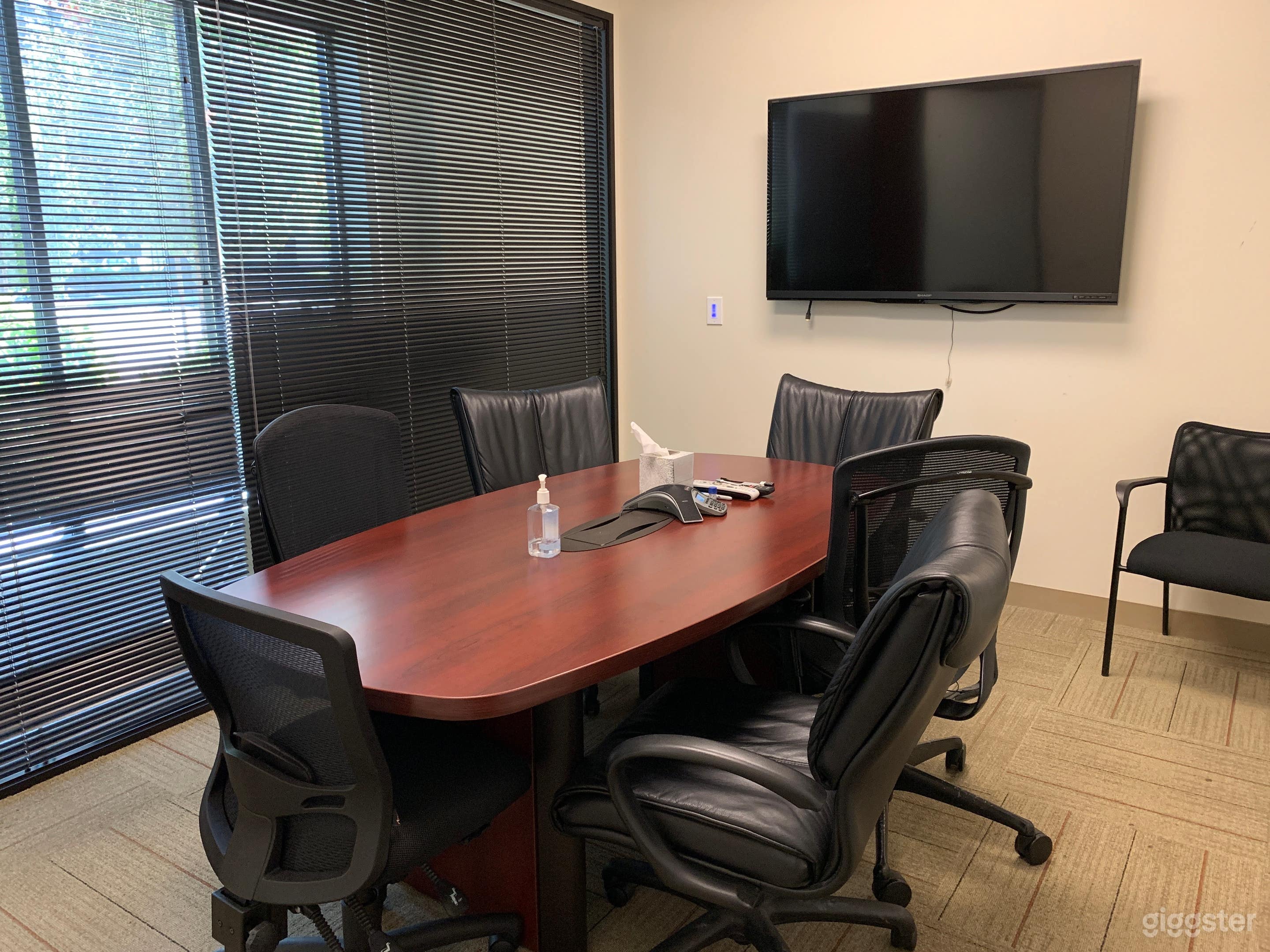 Seed Meeting Room Photo 2