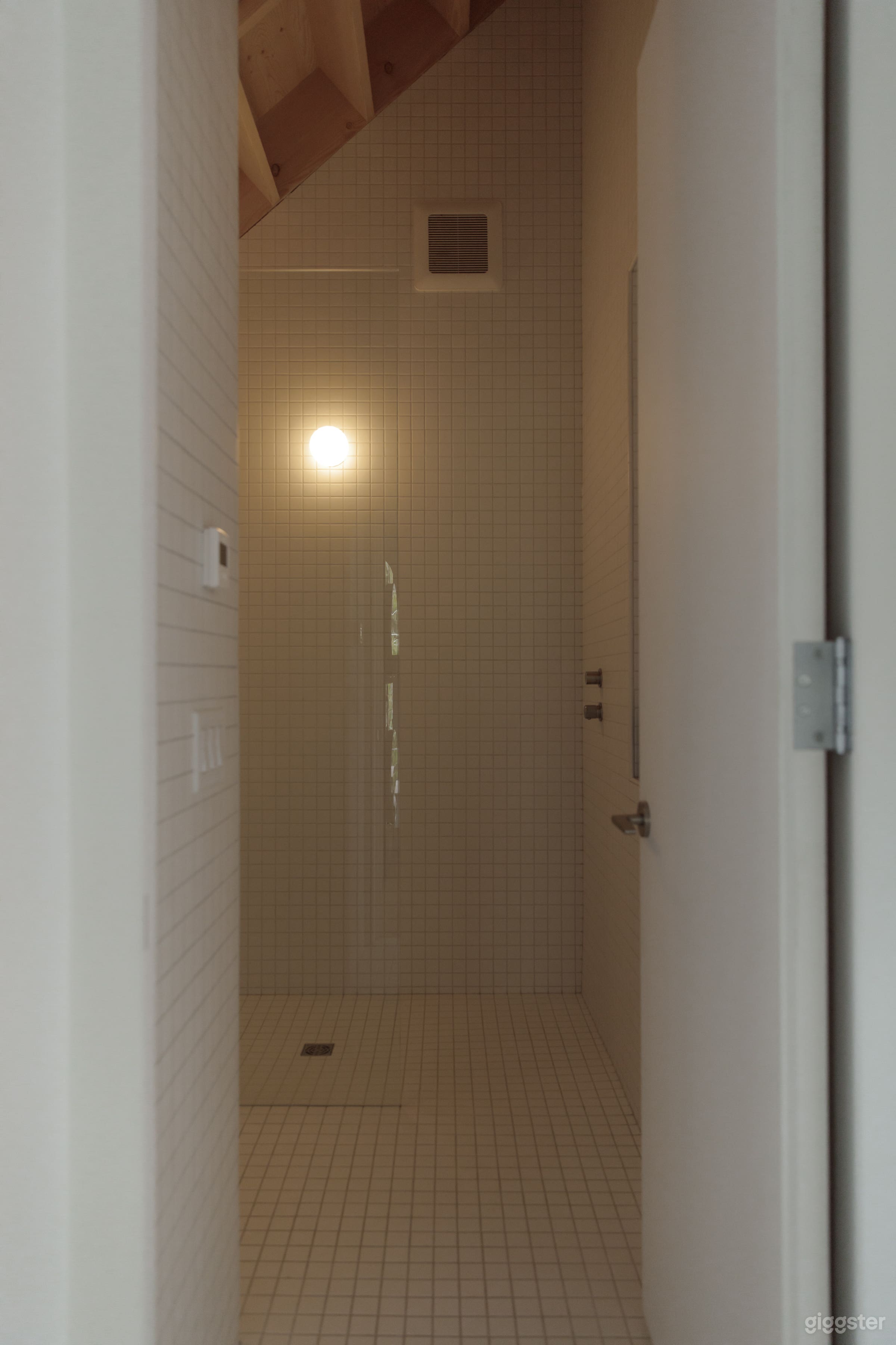 Cozy Modern Cabin located in Whistler Photo 3