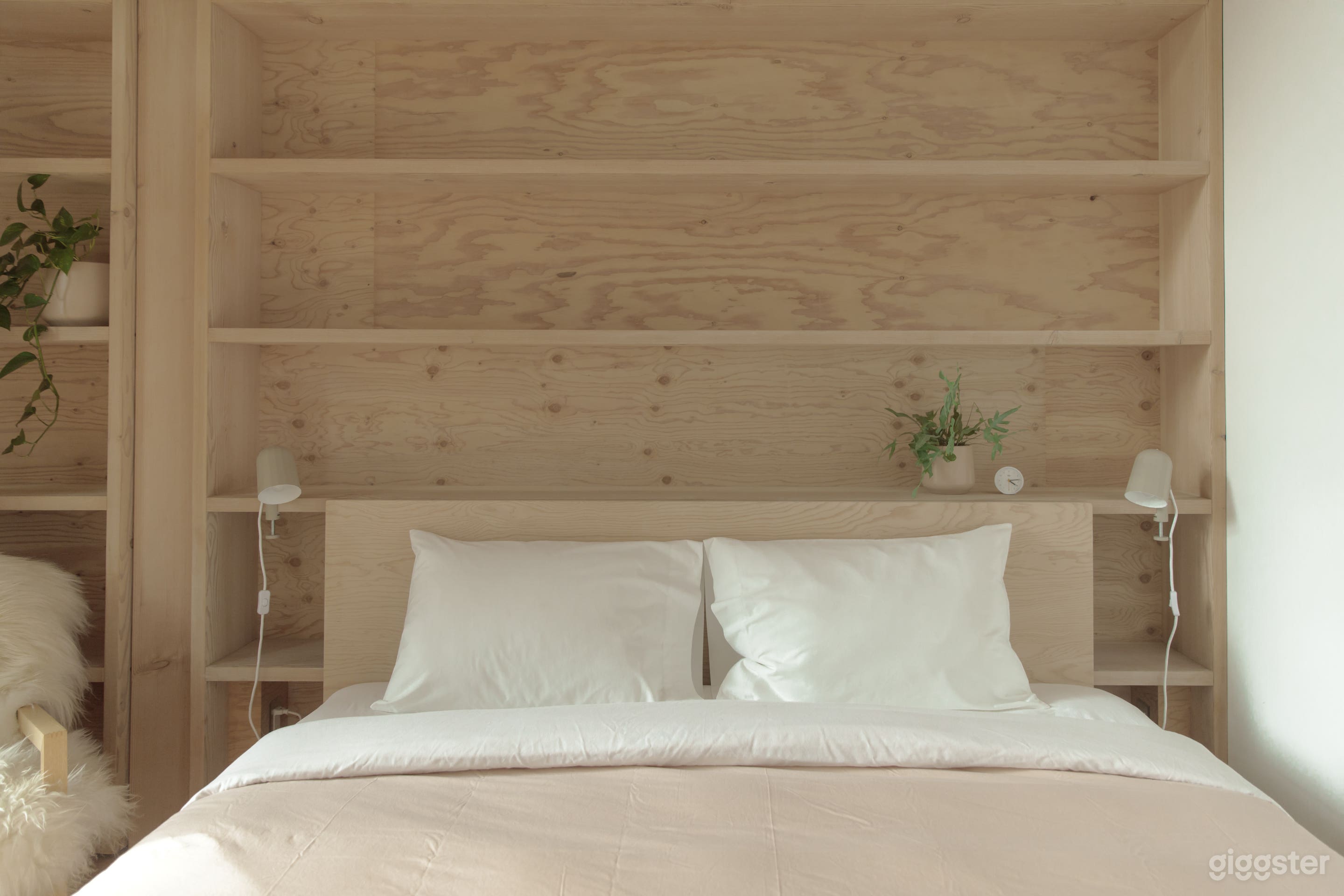 Cozy Modern Cabin located in Whistler Photo 2