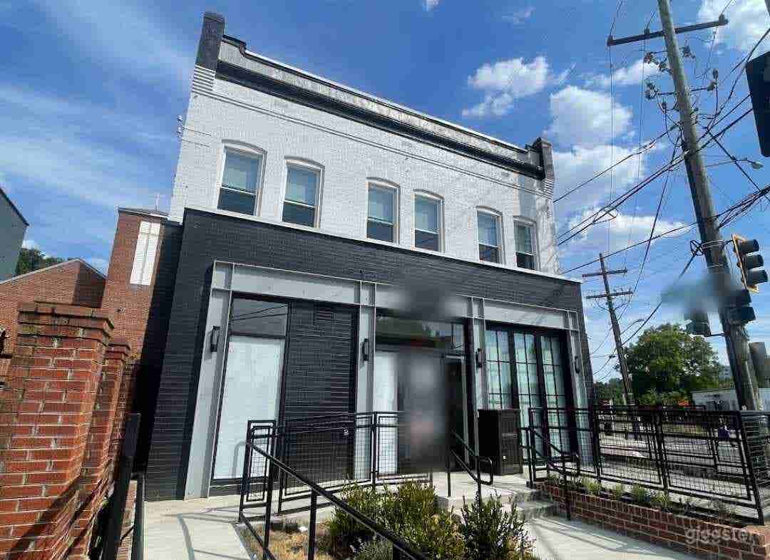 Modern &amp; Versatile Event Space in DC Photo 1