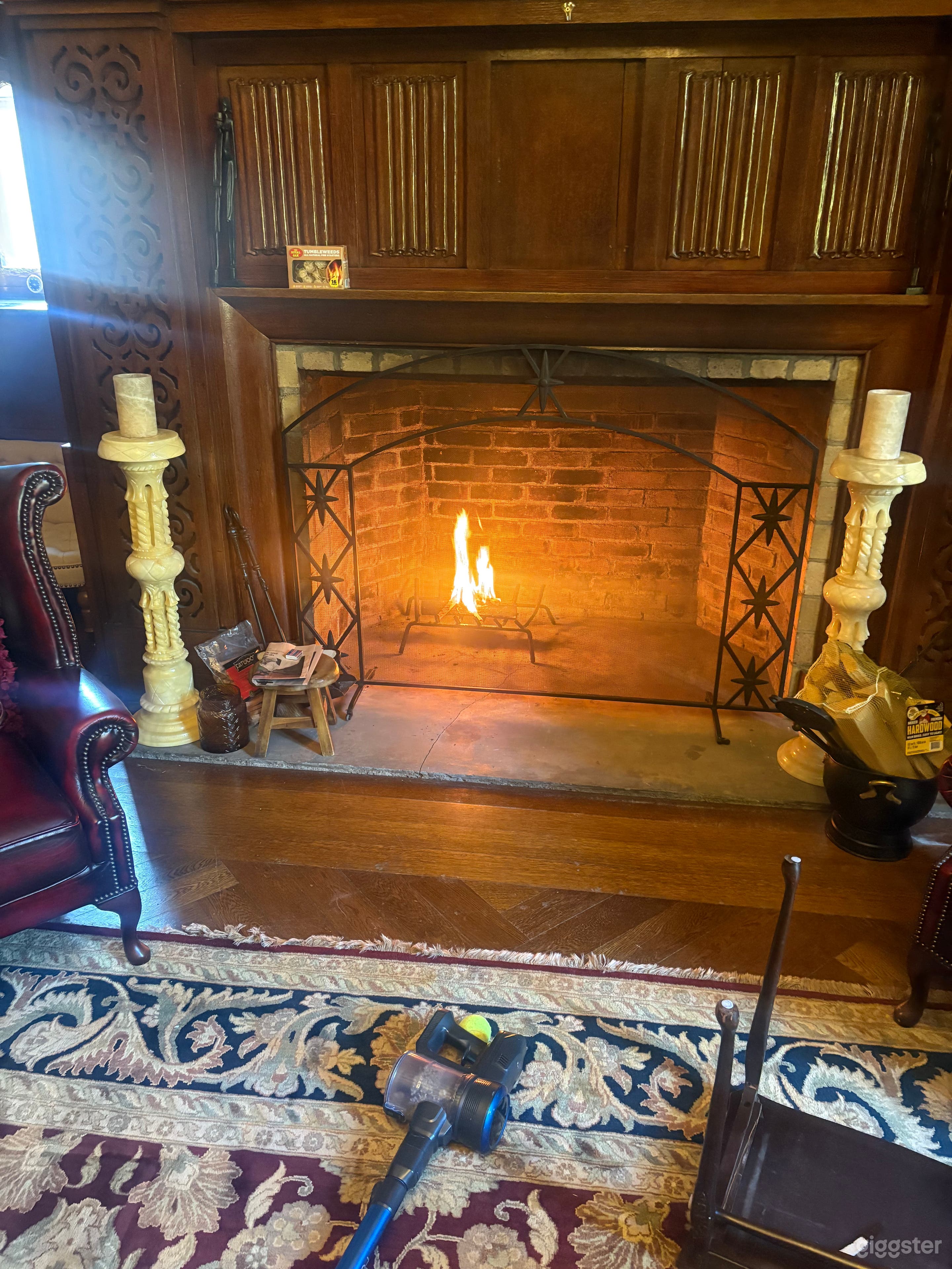 150yr Historic Library—Paneled, Chandelier, Navy/Red Drapes Photo 4