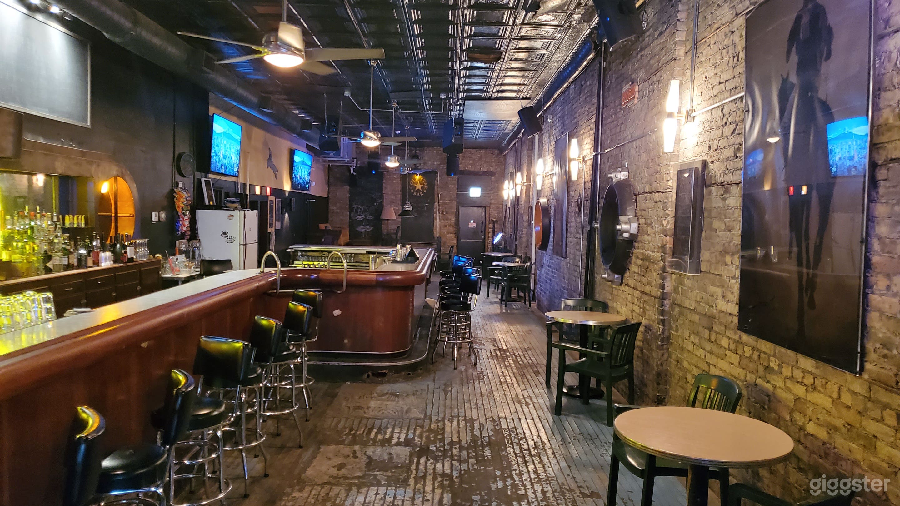 GOLD STAR BAR Photo 1