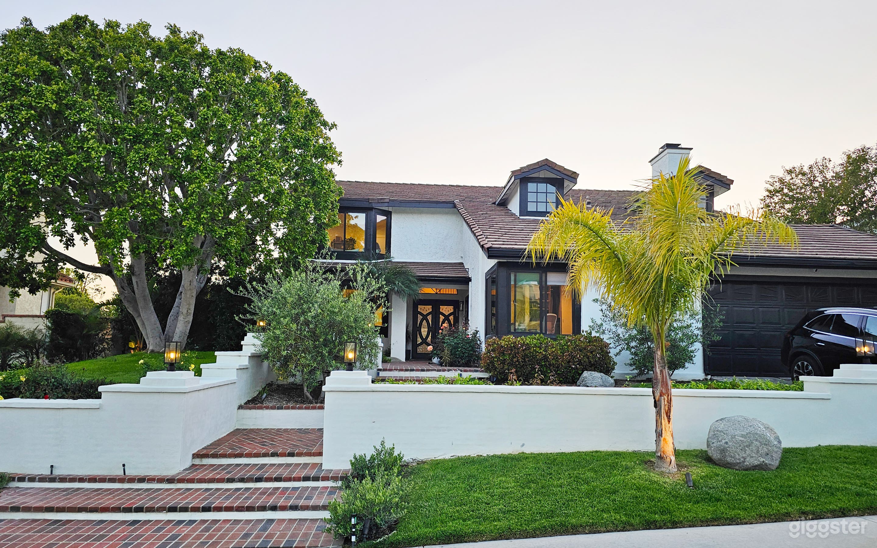 Stunning lighting at sunrise and sunset for breathtaking shots