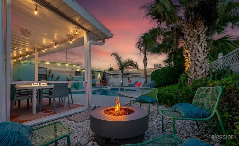  Heated Teal Pool Retreat 