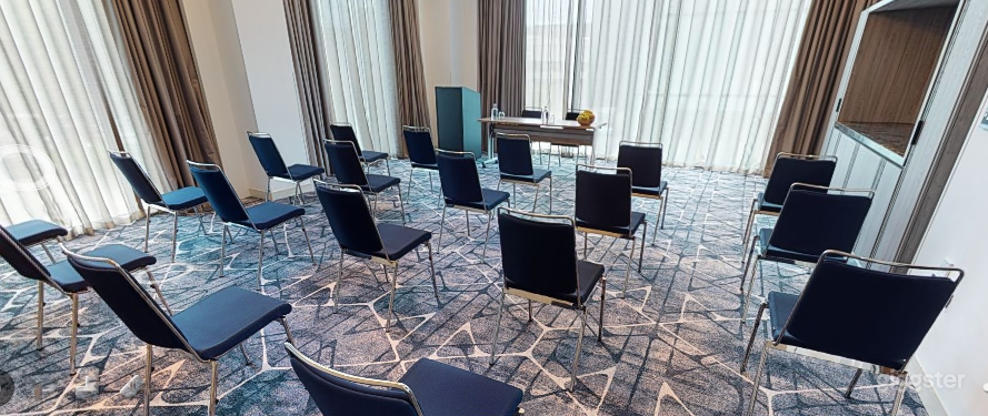 Foster &amp; Robinson Room Photo 2