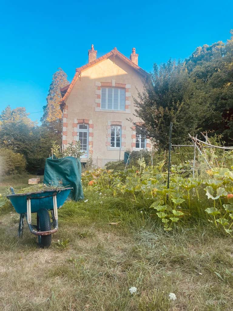  Charmant domaine du XIXe siècle avec parc, écuries / Bourgogne 