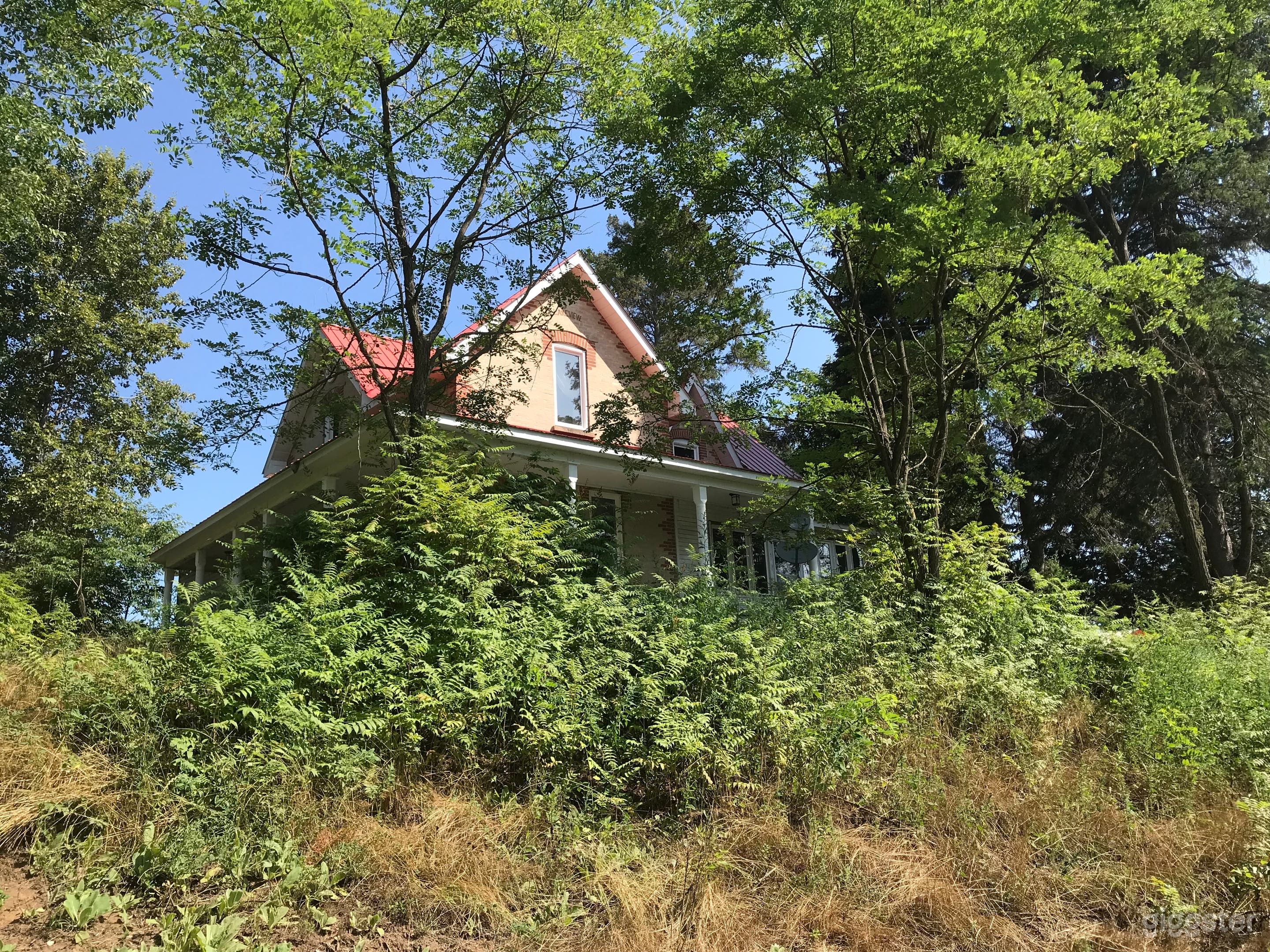 Buyout: Waterfront Estate with House, Hangar & Open Grounds Photo 4