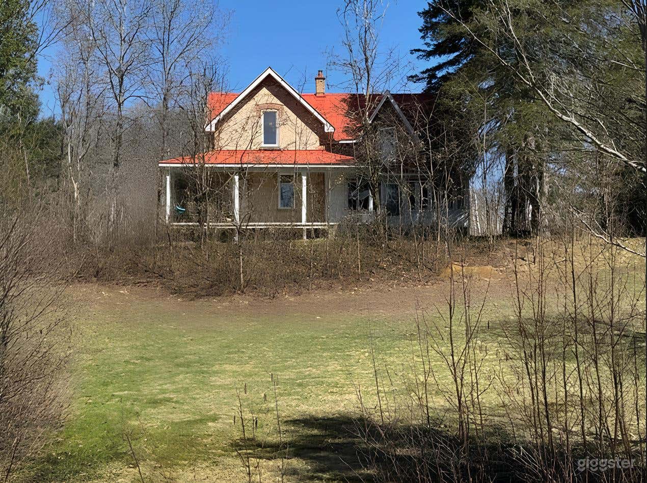 Buyout: Waterfront Estate with House, Hangar & Open Grounds Photo 3