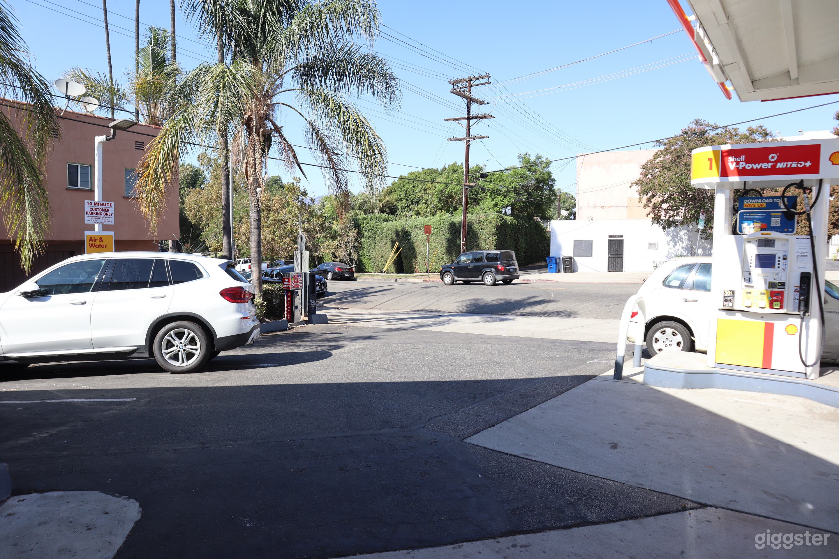 Gas Station, Food Mart  for filming  Photo 2