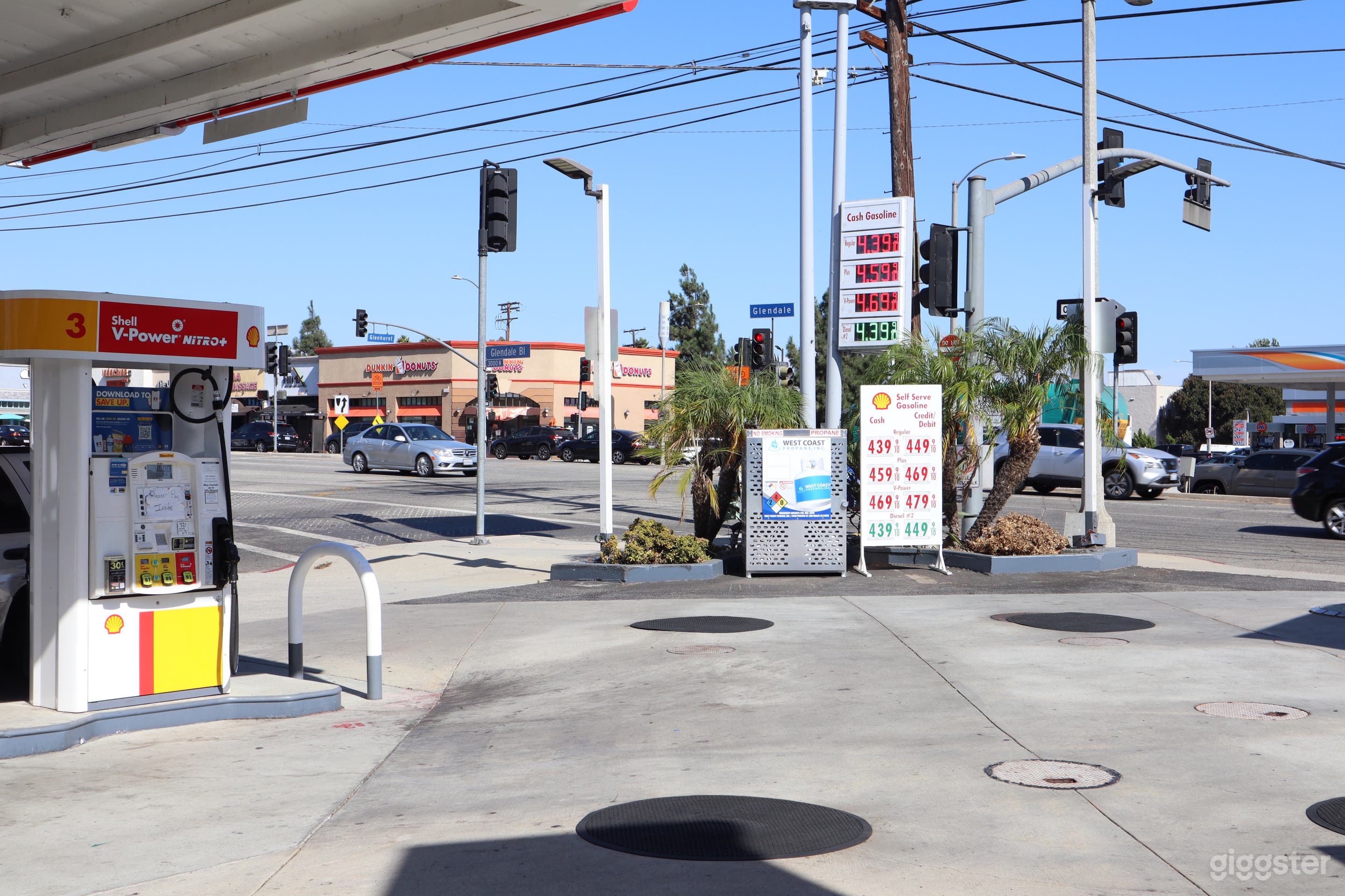 Gas Station, Food Mart  for filming  Photo 4
