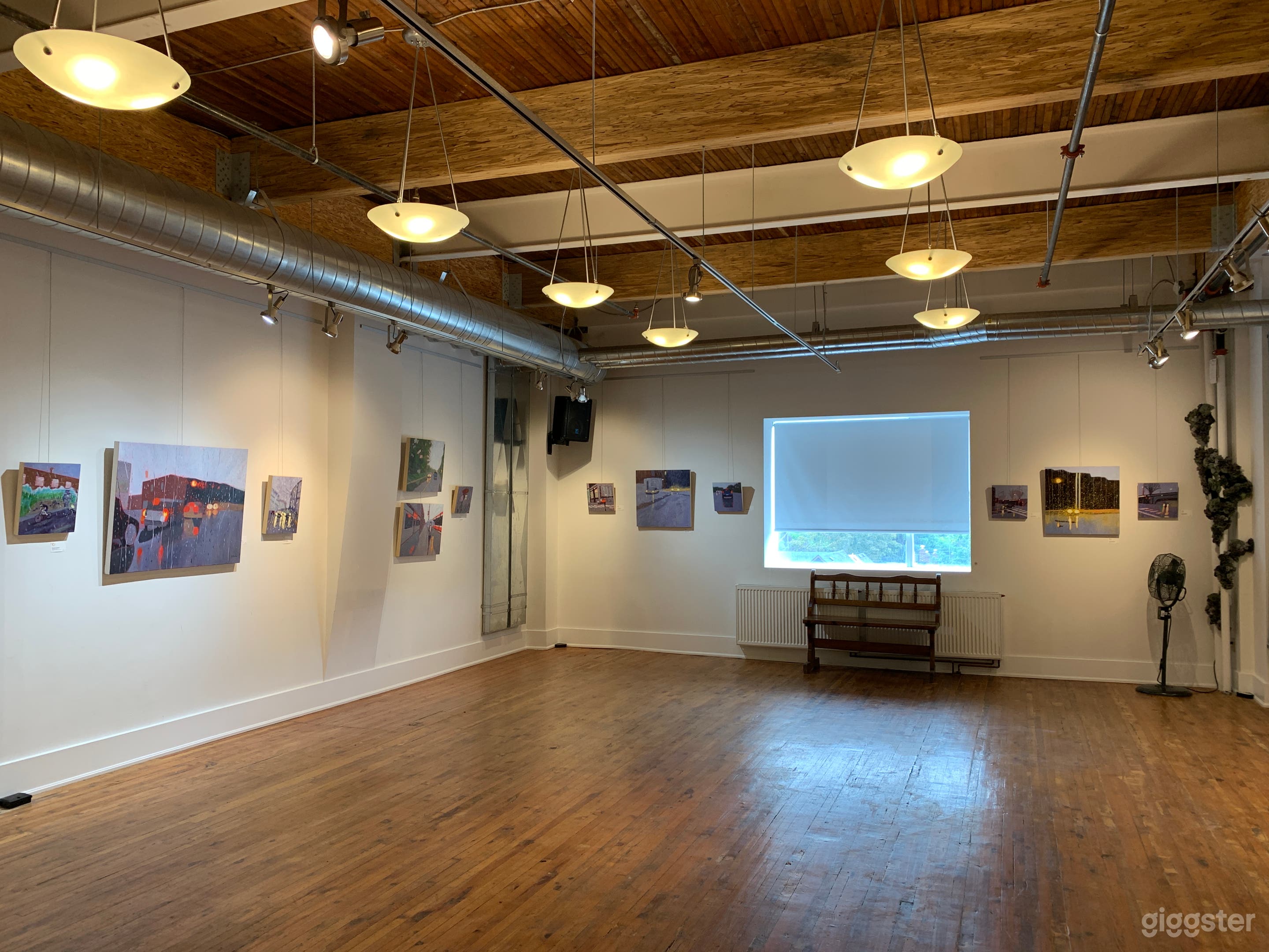 Gallery Space With High Ceilings Photo 2