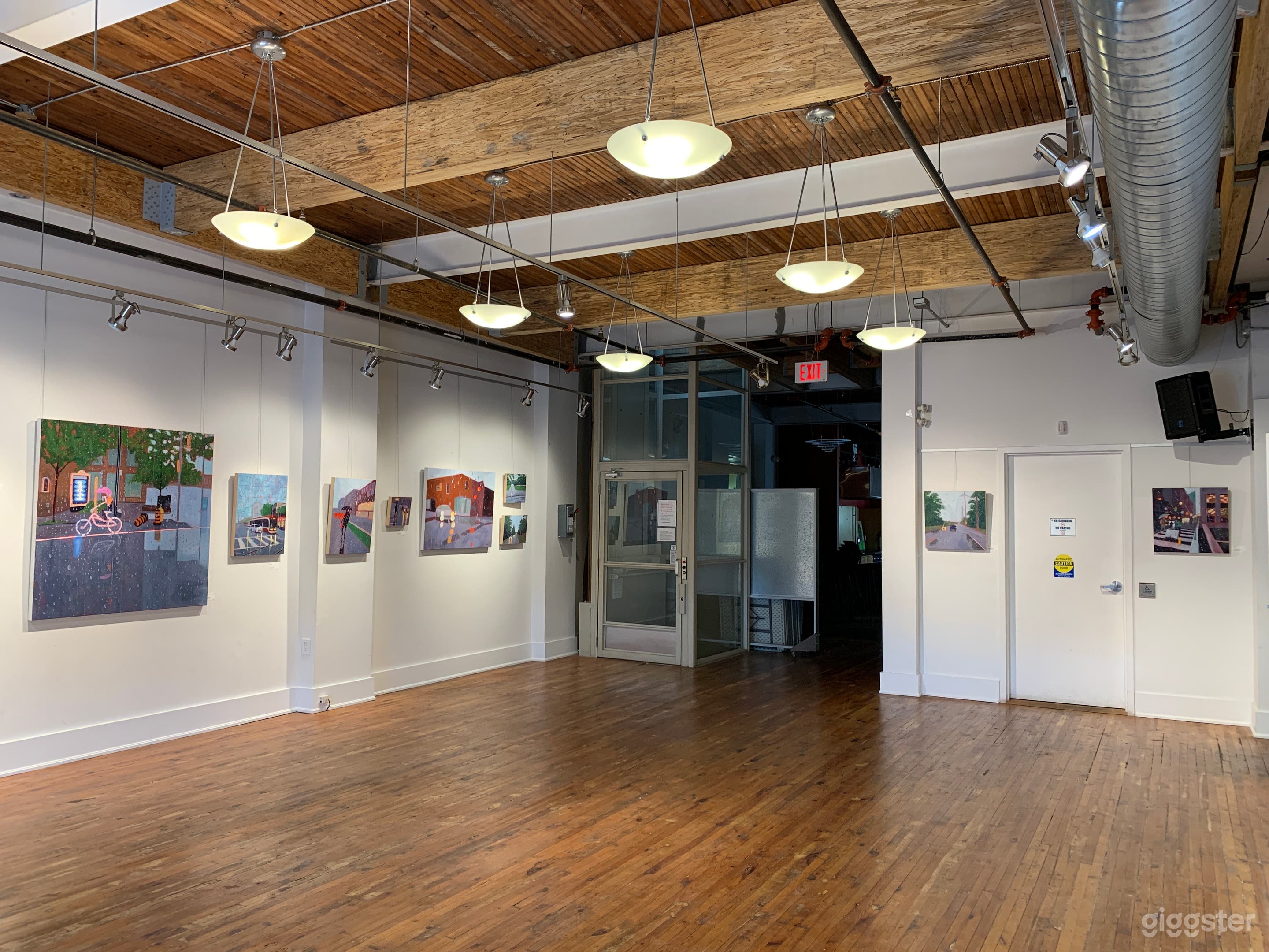 Gallery Space With High Ceilings Photo 4