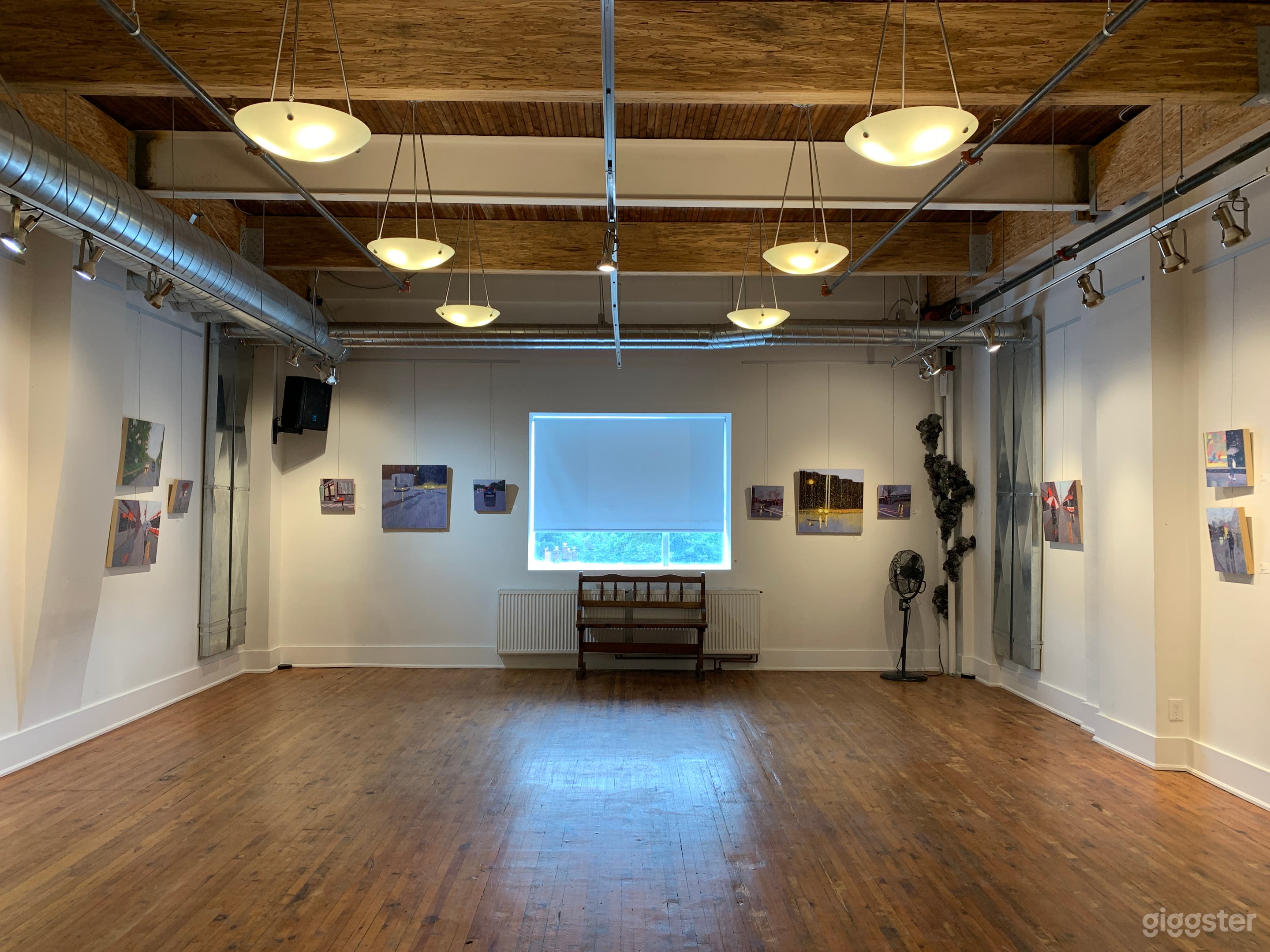 Gallery Space With High Ceilings Photo 3