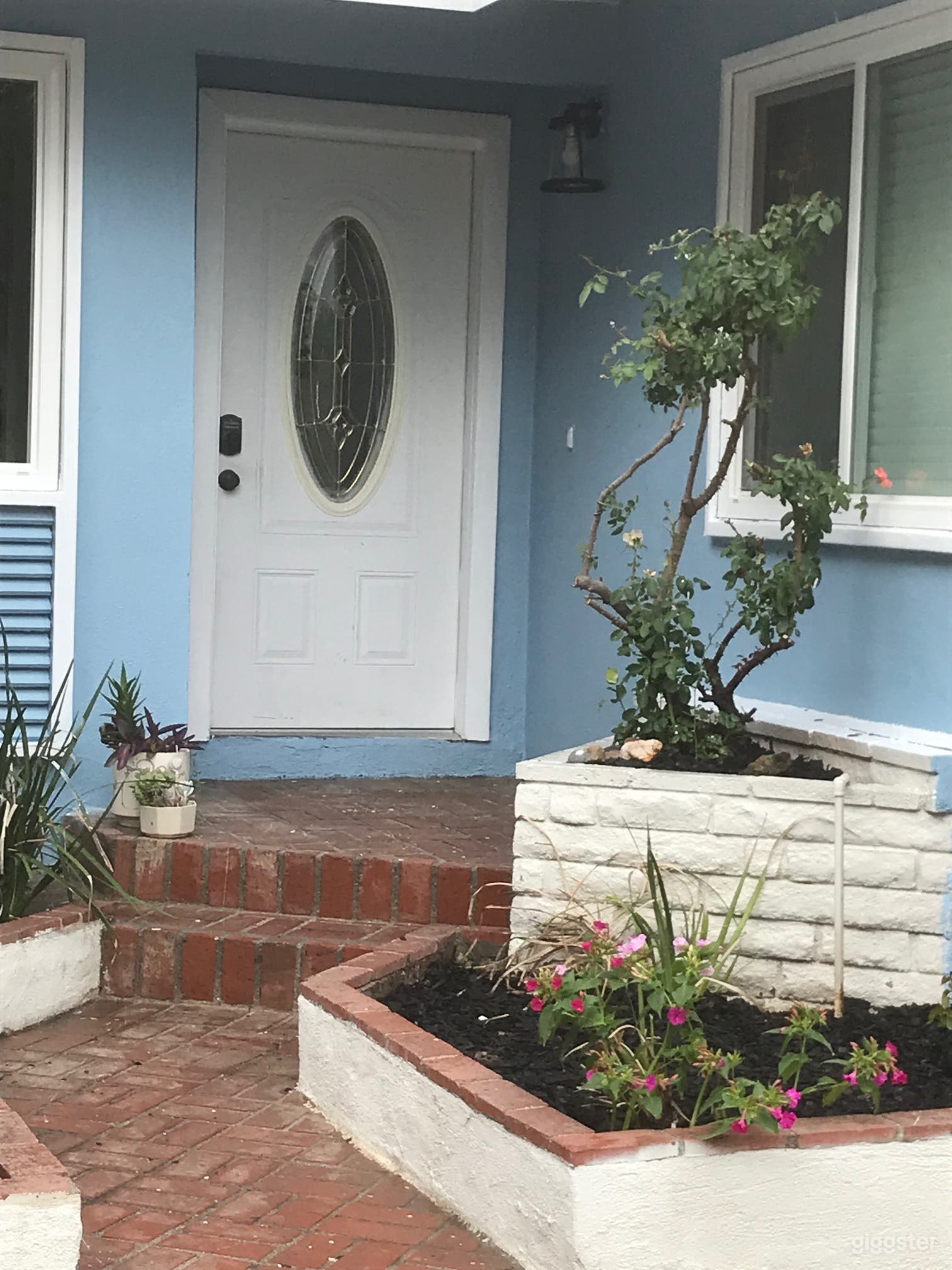 Enter the Valley lifestyle!