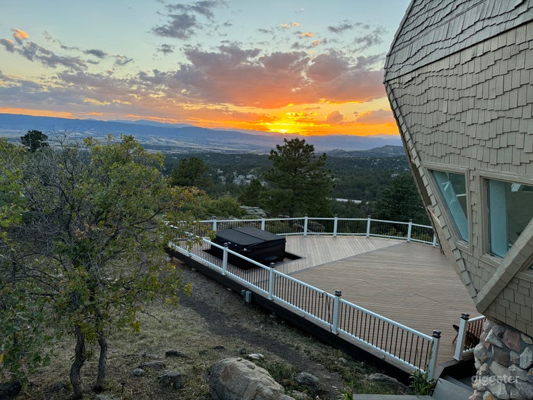  Unique 7-levels Luxury - Hot tub, Rooftop & Views! 
