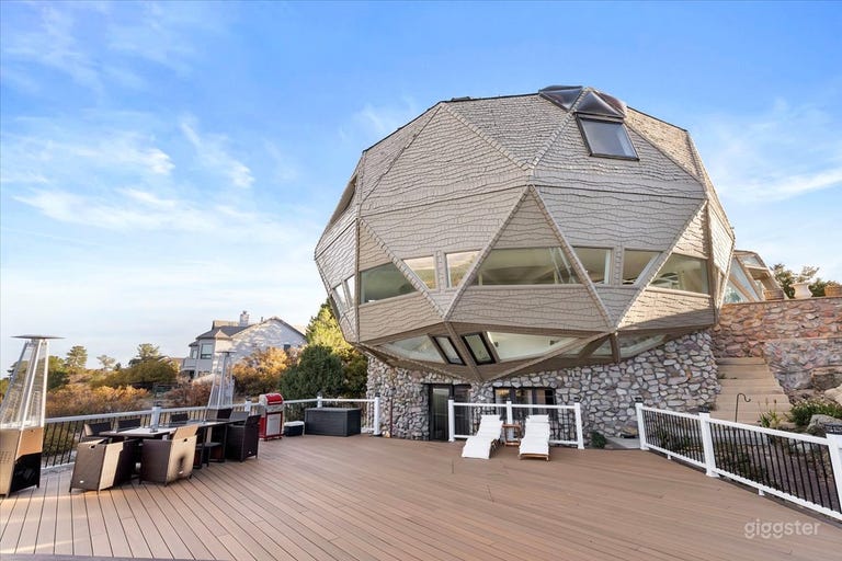  Unique 7-levels Luxury - Hot tub, Rooftop & Views! 