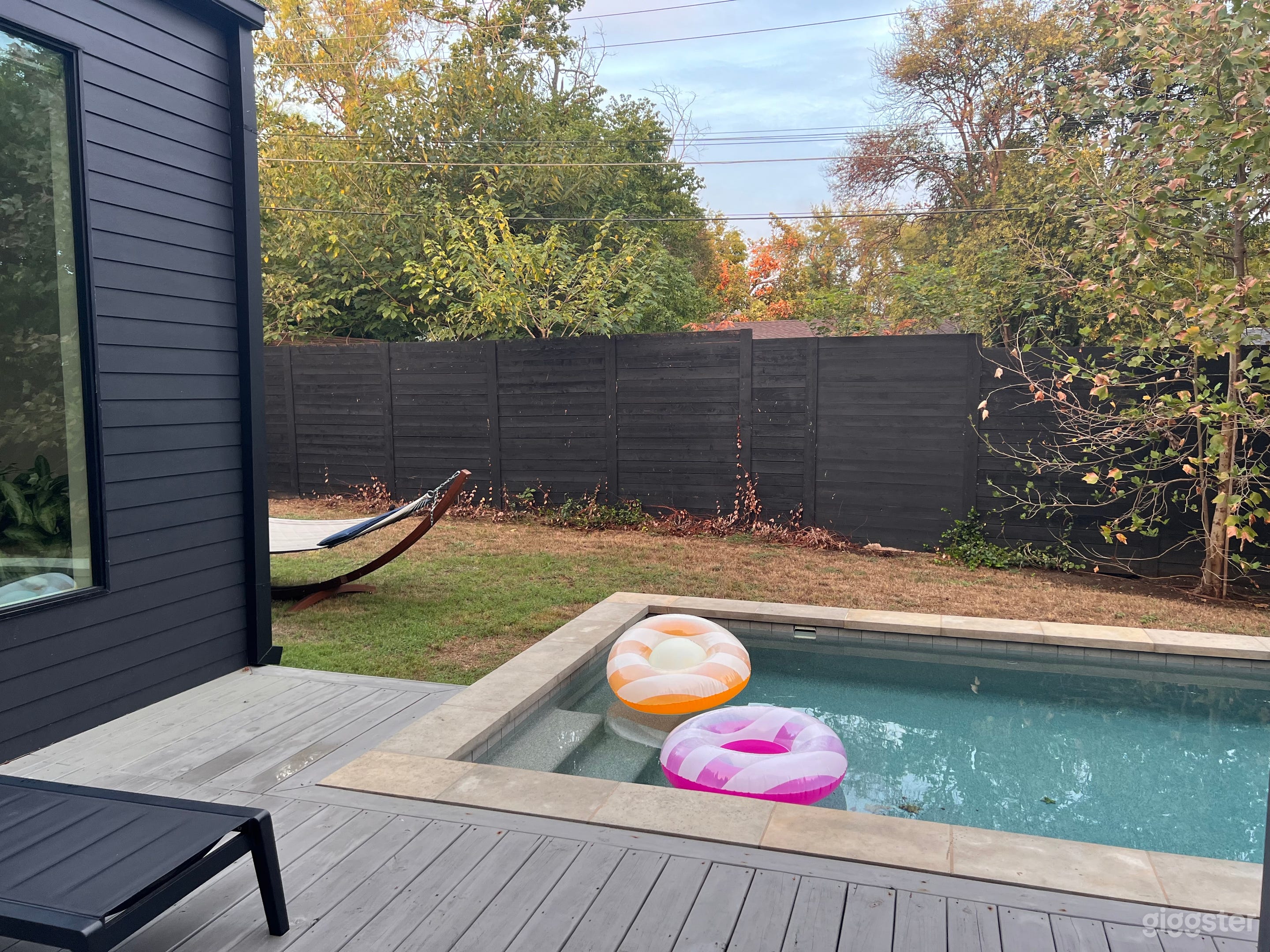 Beautiful Chilling pool off south congress Photo 3