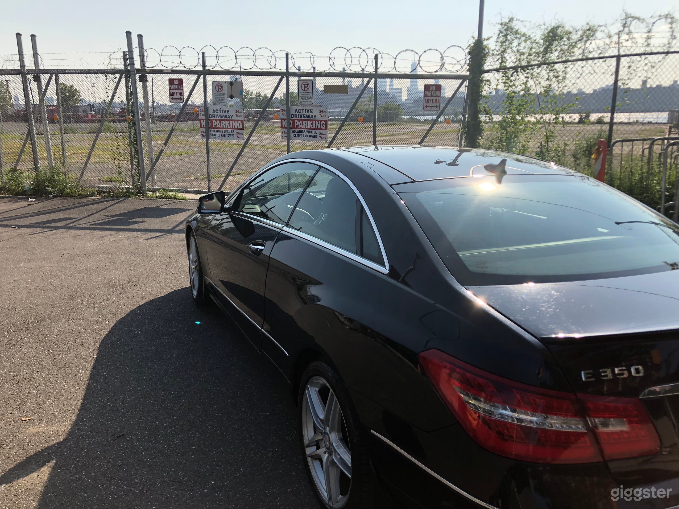 Sleek Mercedes E Class Coupe Red Bucket Seats  Photo 4