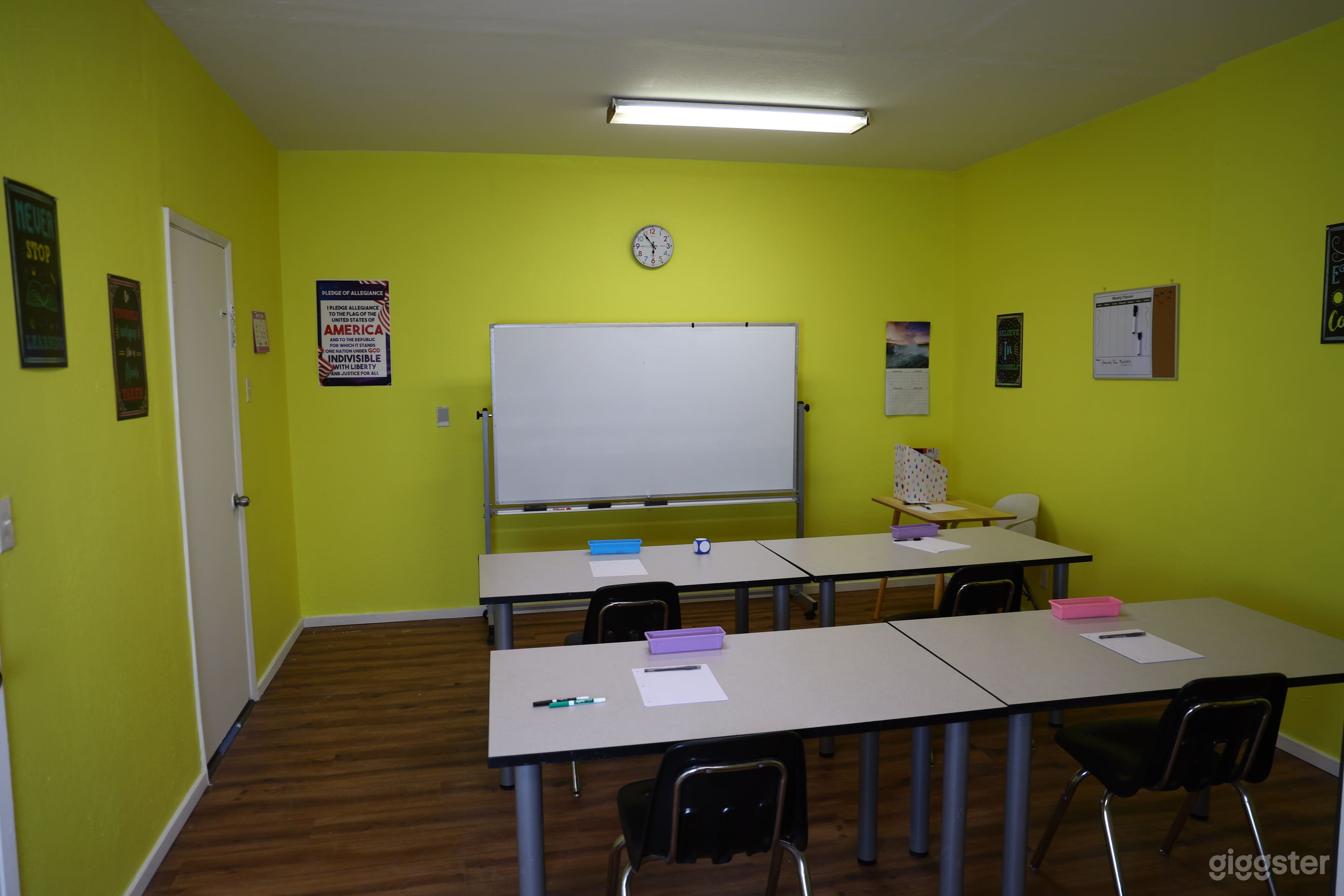 Classroom Studio Set Near DTLA Photo 4