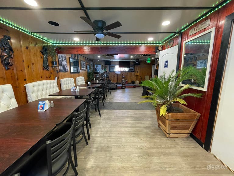  Indoor and Outdoor Garden Restaurant With Stage 