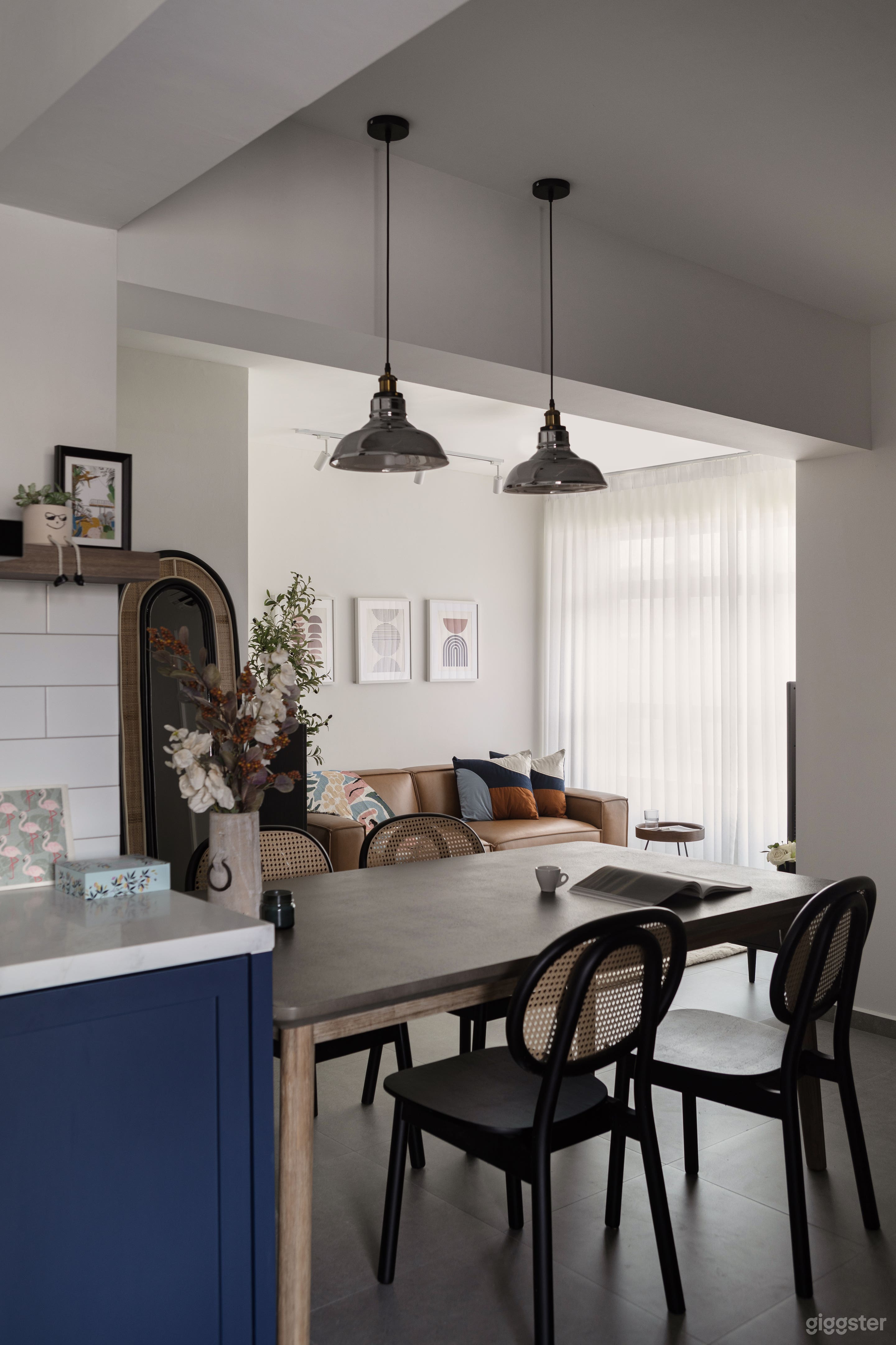 Bright and Airy Modern Farmhouse Photo 2