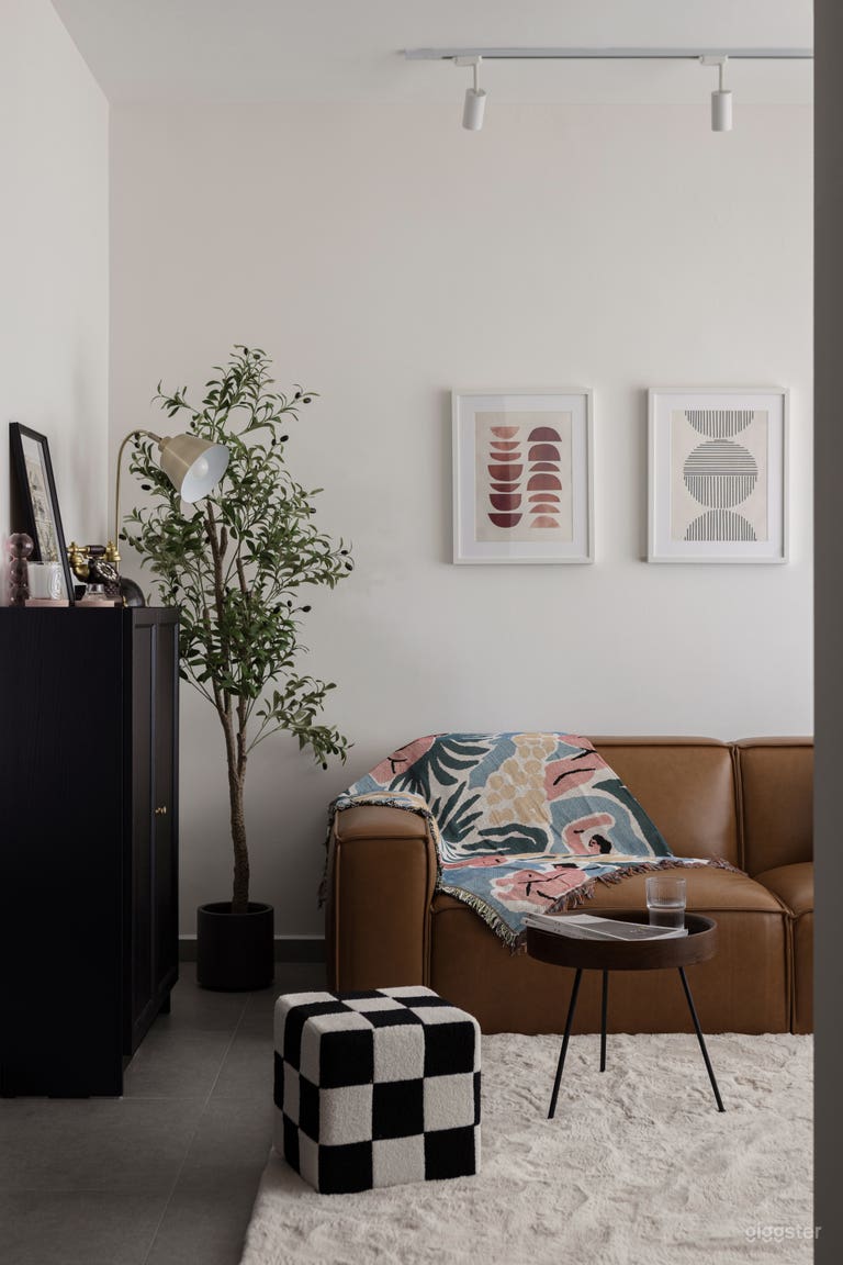  Bright and Airy Modern Farmhouse 