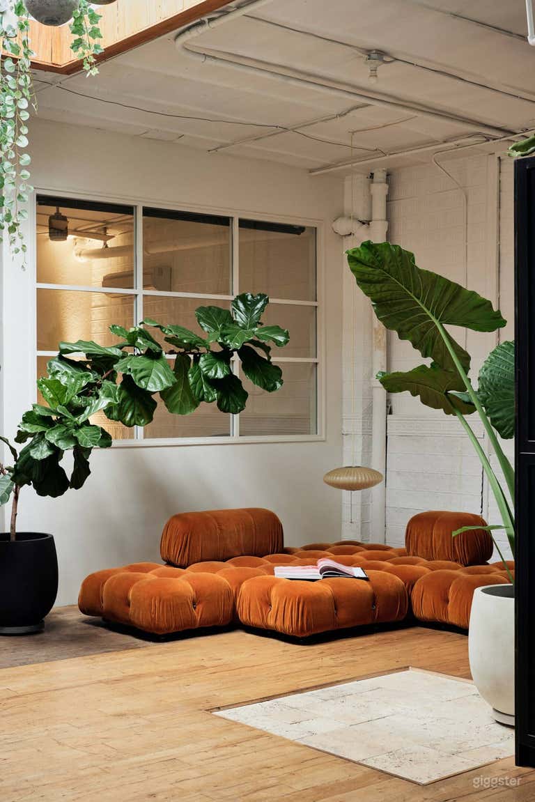  Brooklyn Mid Century Design Loft + Pro Kitchen 