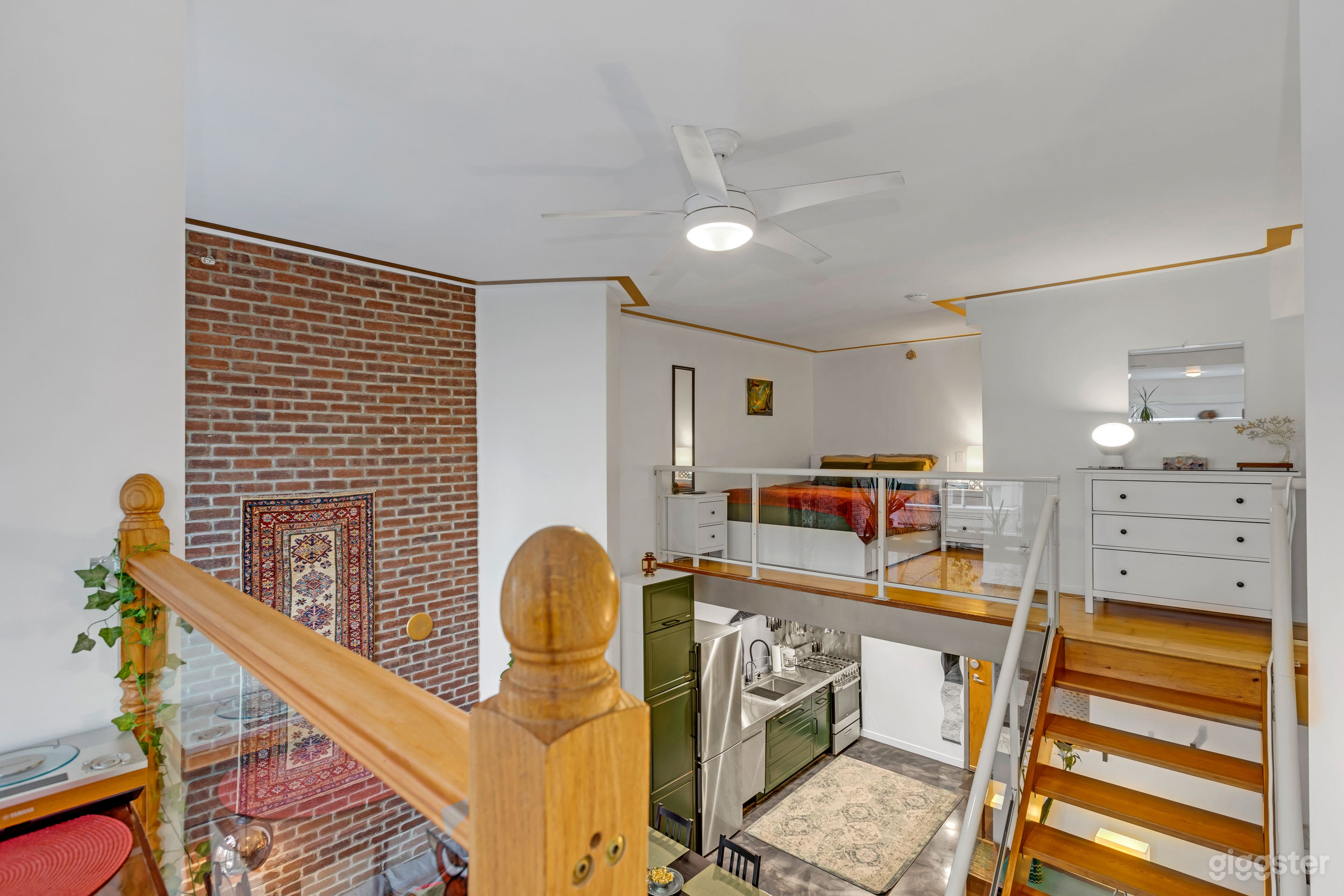 Elegant Loft with Cultural Flair Photo 4