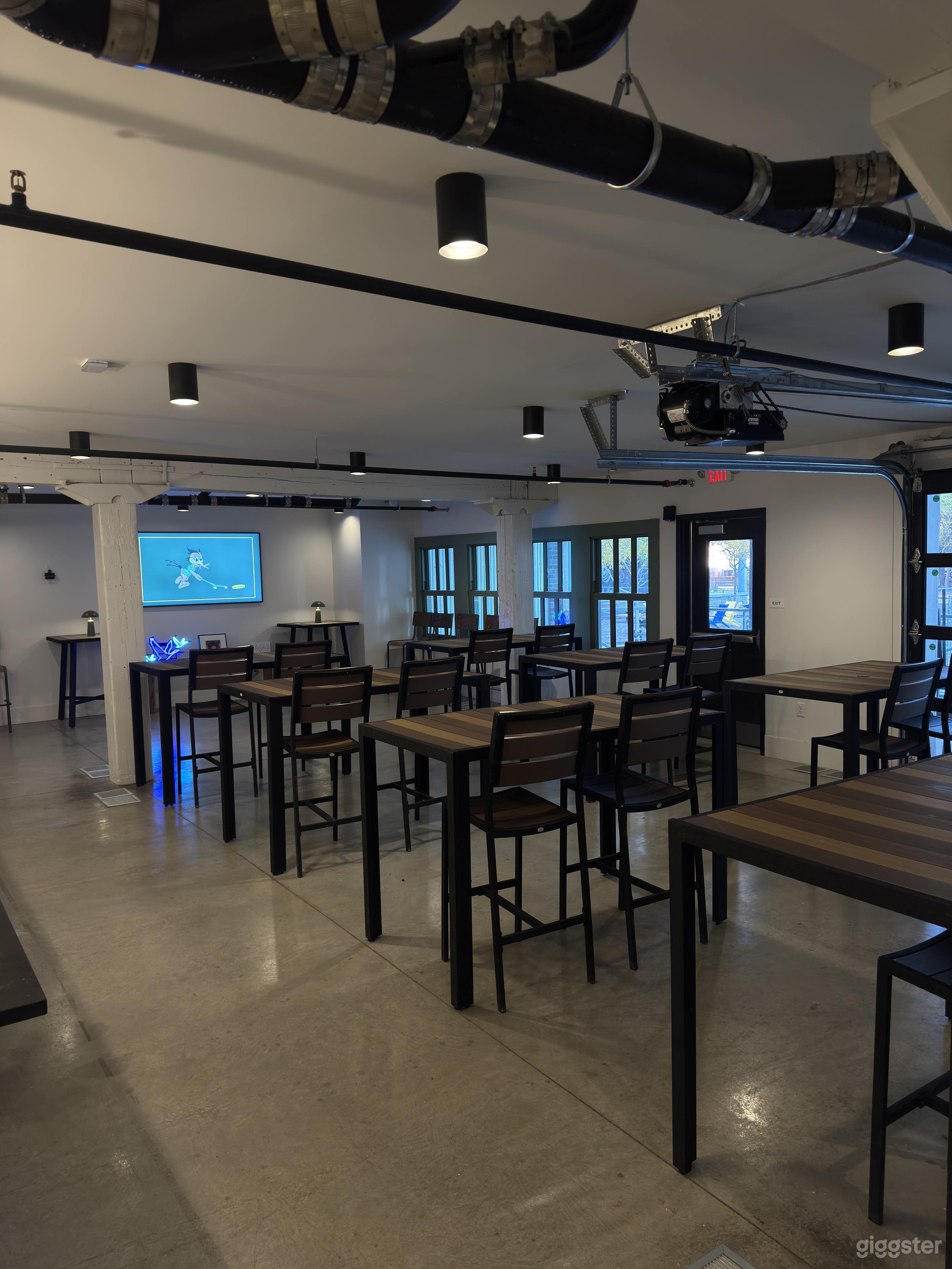 Private Room in Flexible Layout Photo 1