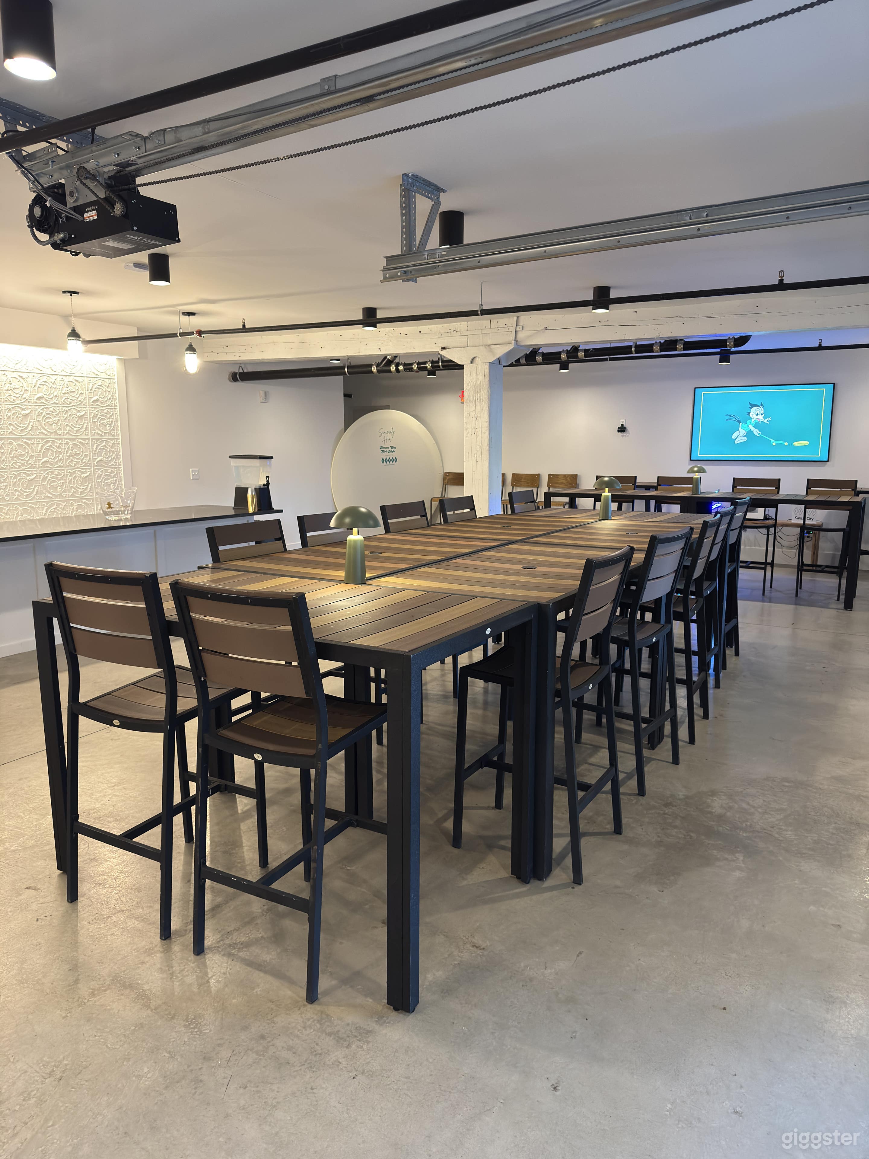 Private Room in Flexible Layout Photo 4