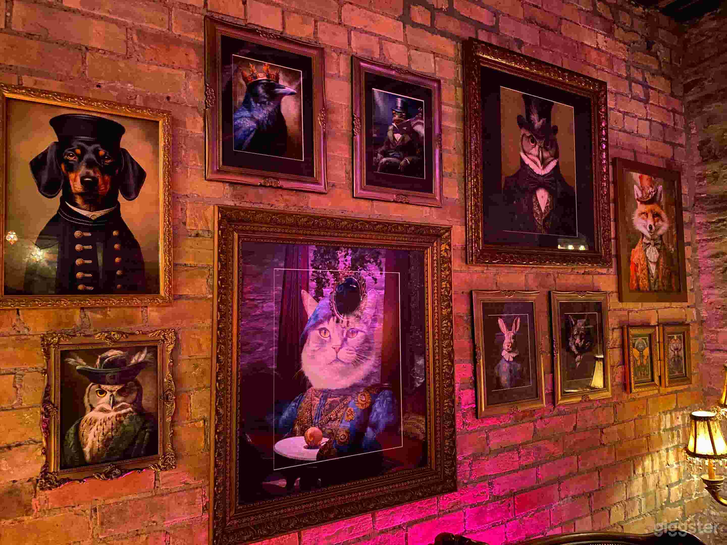 Atmospheric Underground Lounge for Creative Gatherings Photo 3