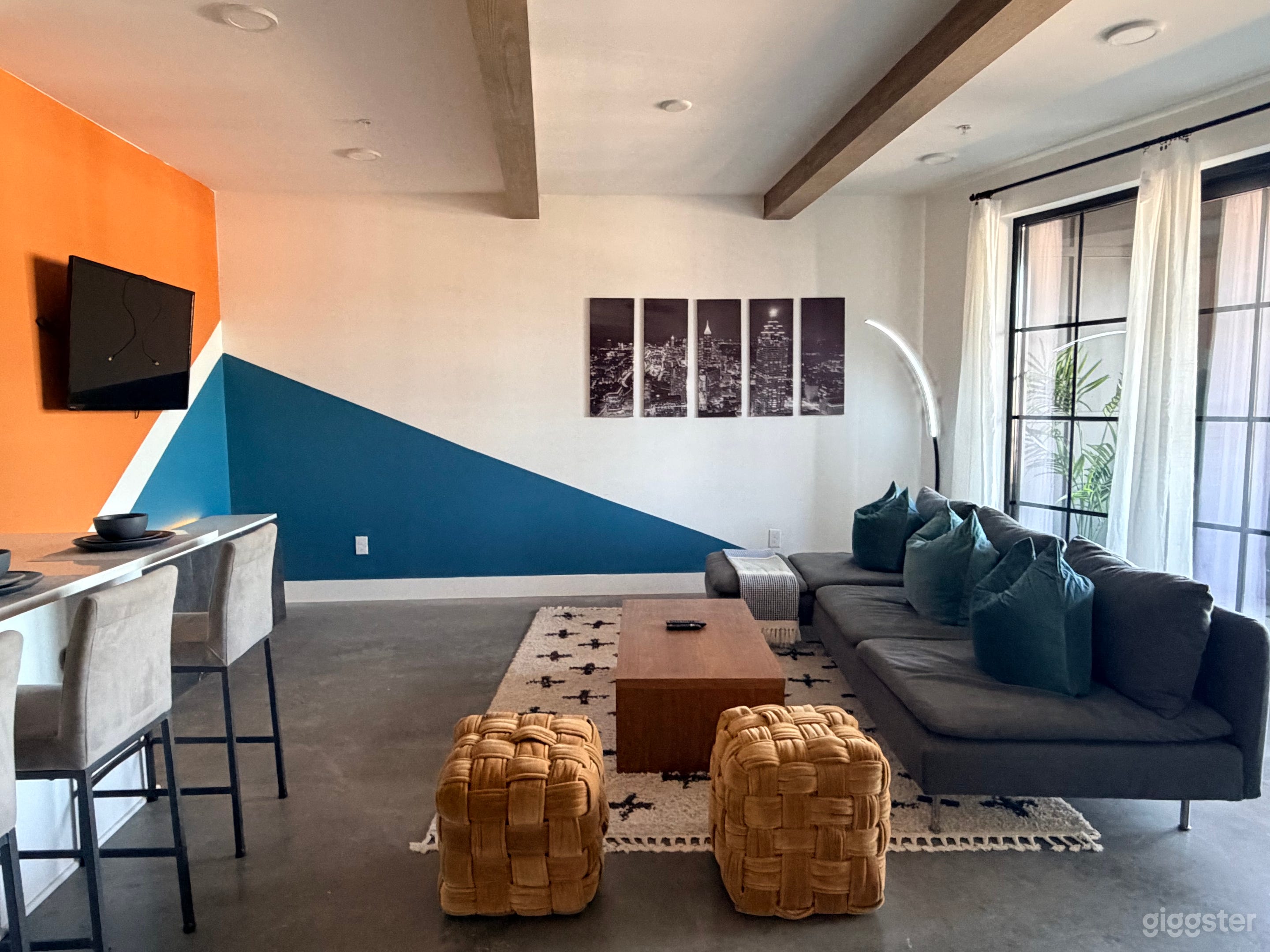 Downtown Modern Condo, HIP, and new construction!$! Photo 4