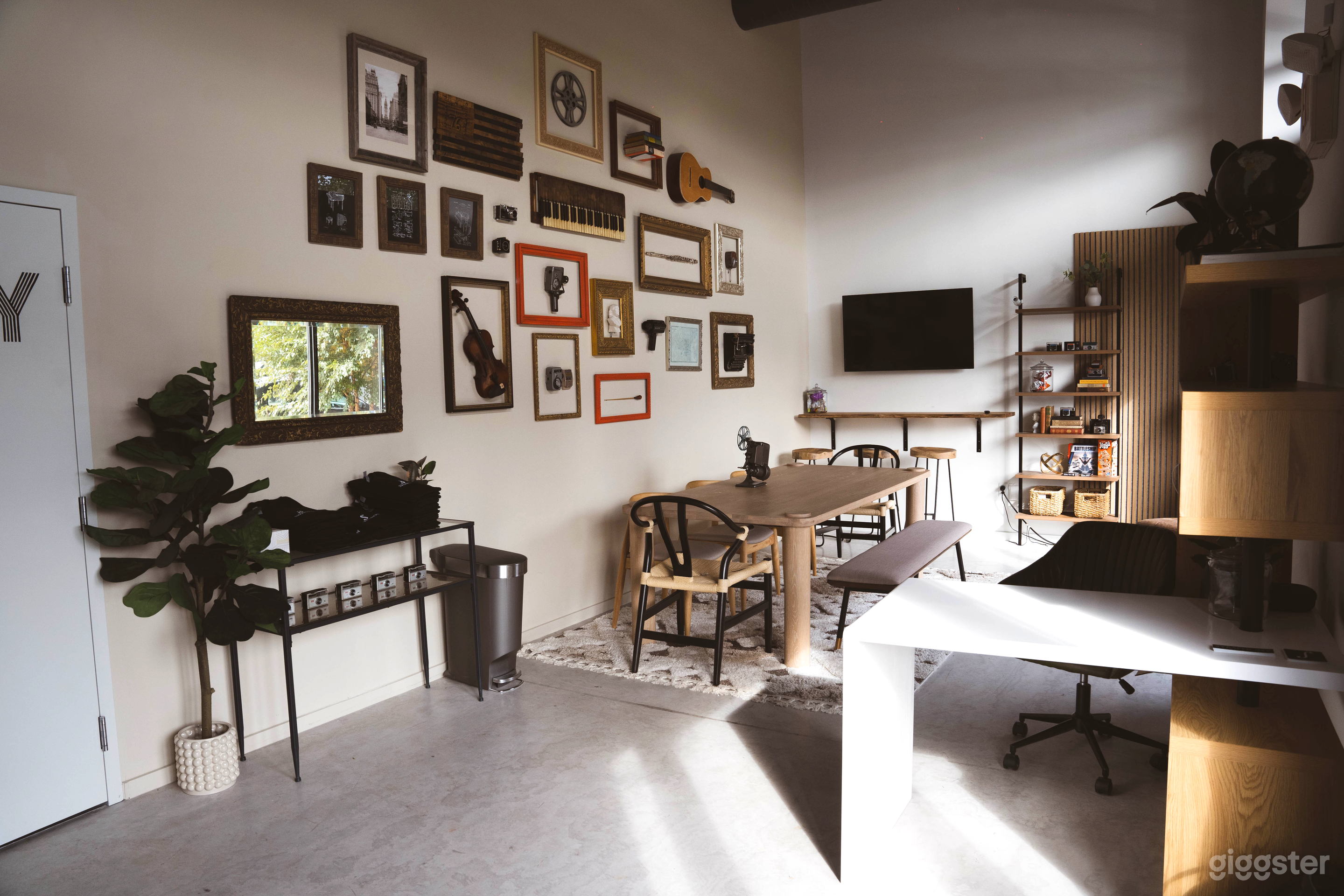 The lounge/conference area