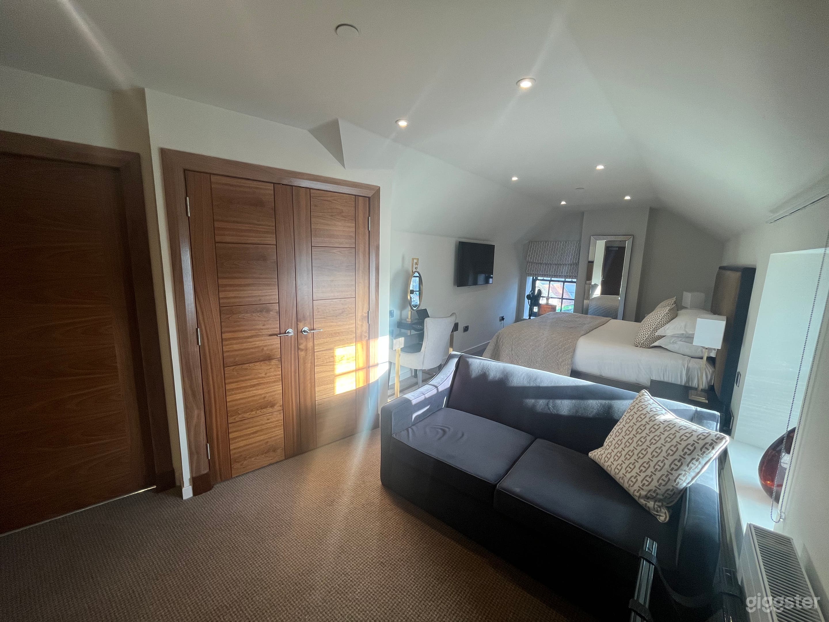 Dumbarnie Junior Suite Photo 3