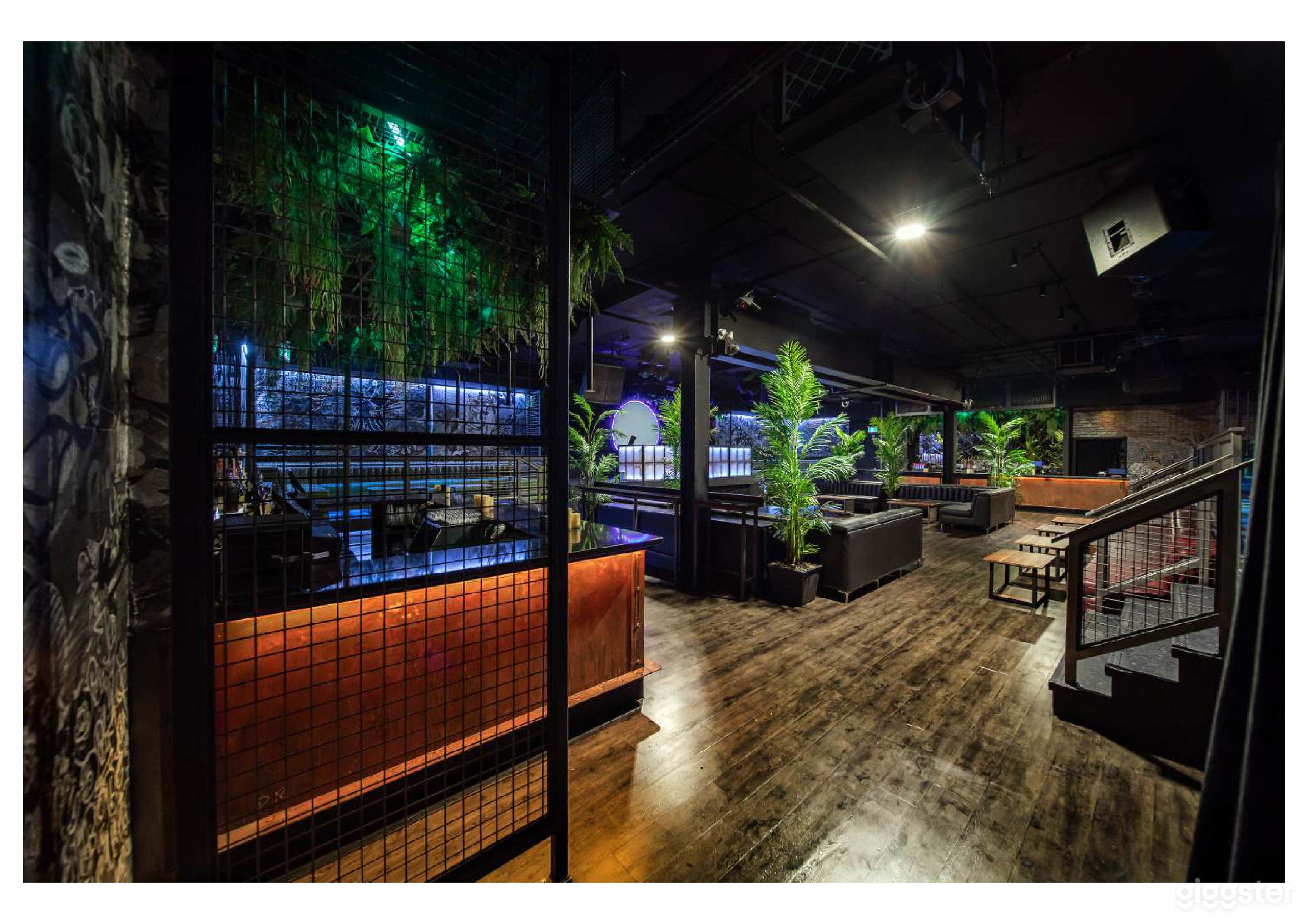 Modern Versatile Nightclub  Photo 2