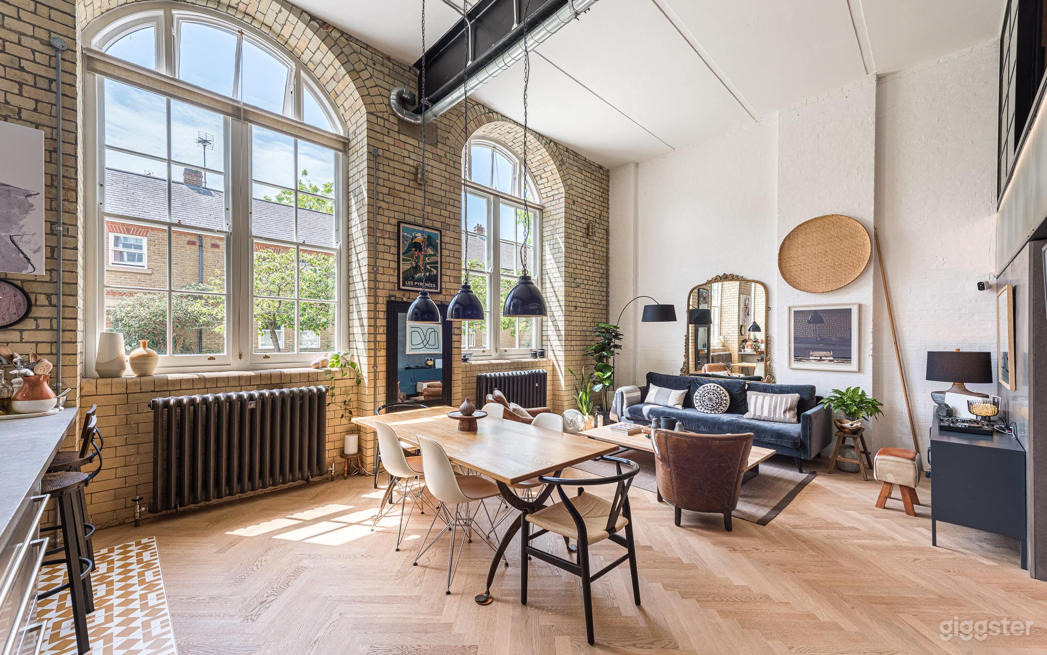 Old Converted School House With Huge Windows Photo 4